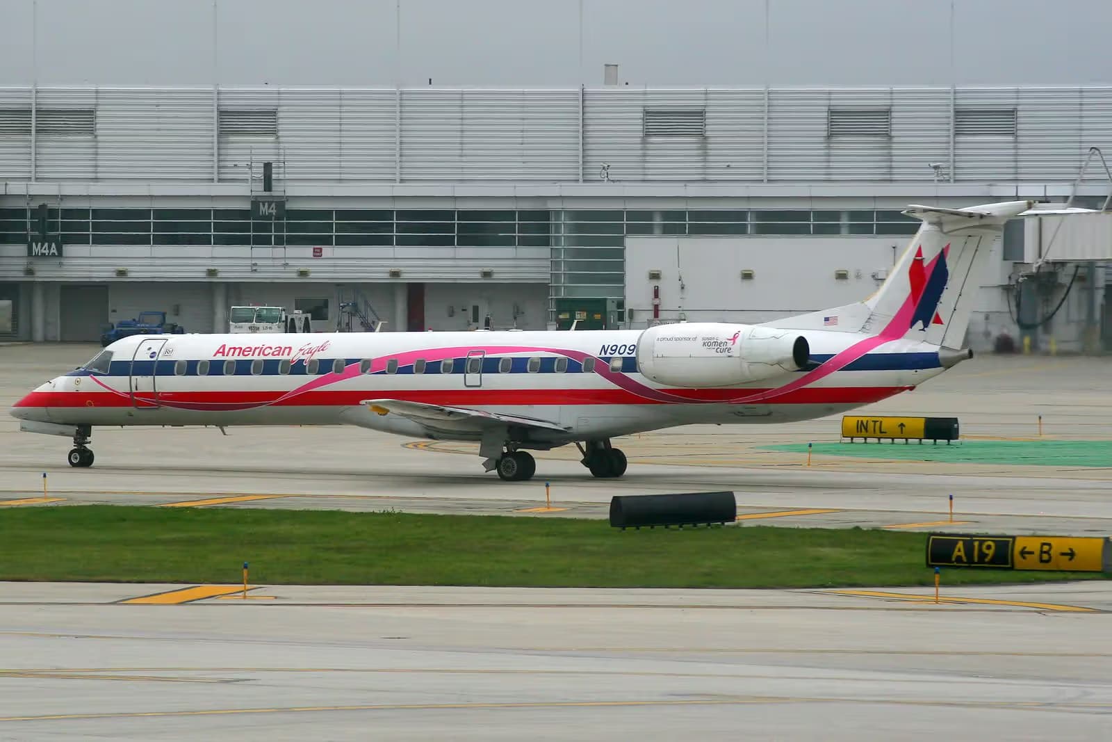 N909AE — Embraer