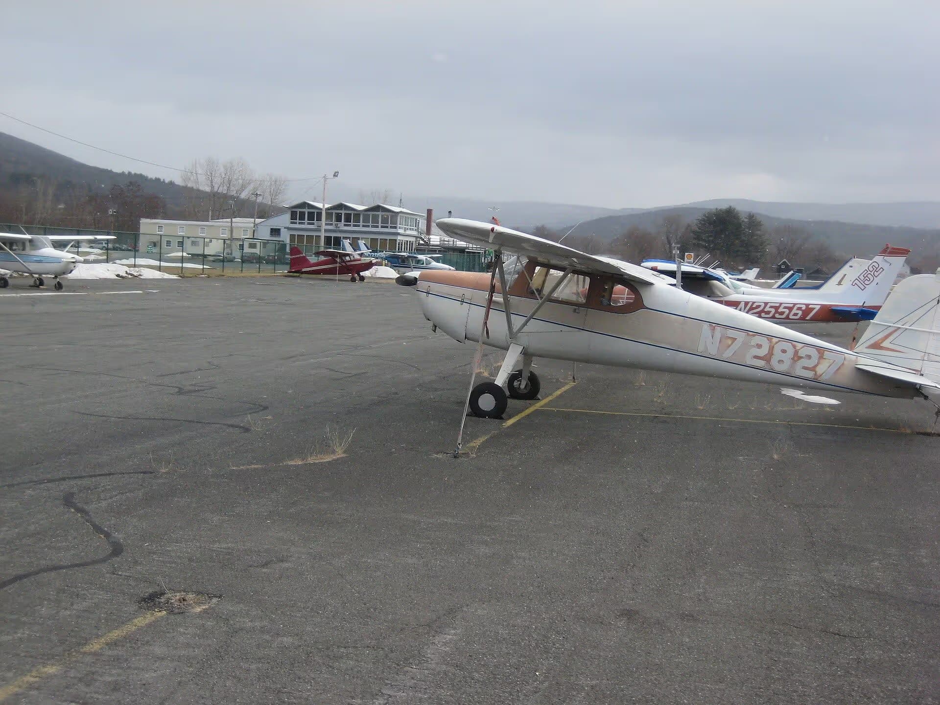 N72827 — Single-engine aircraft