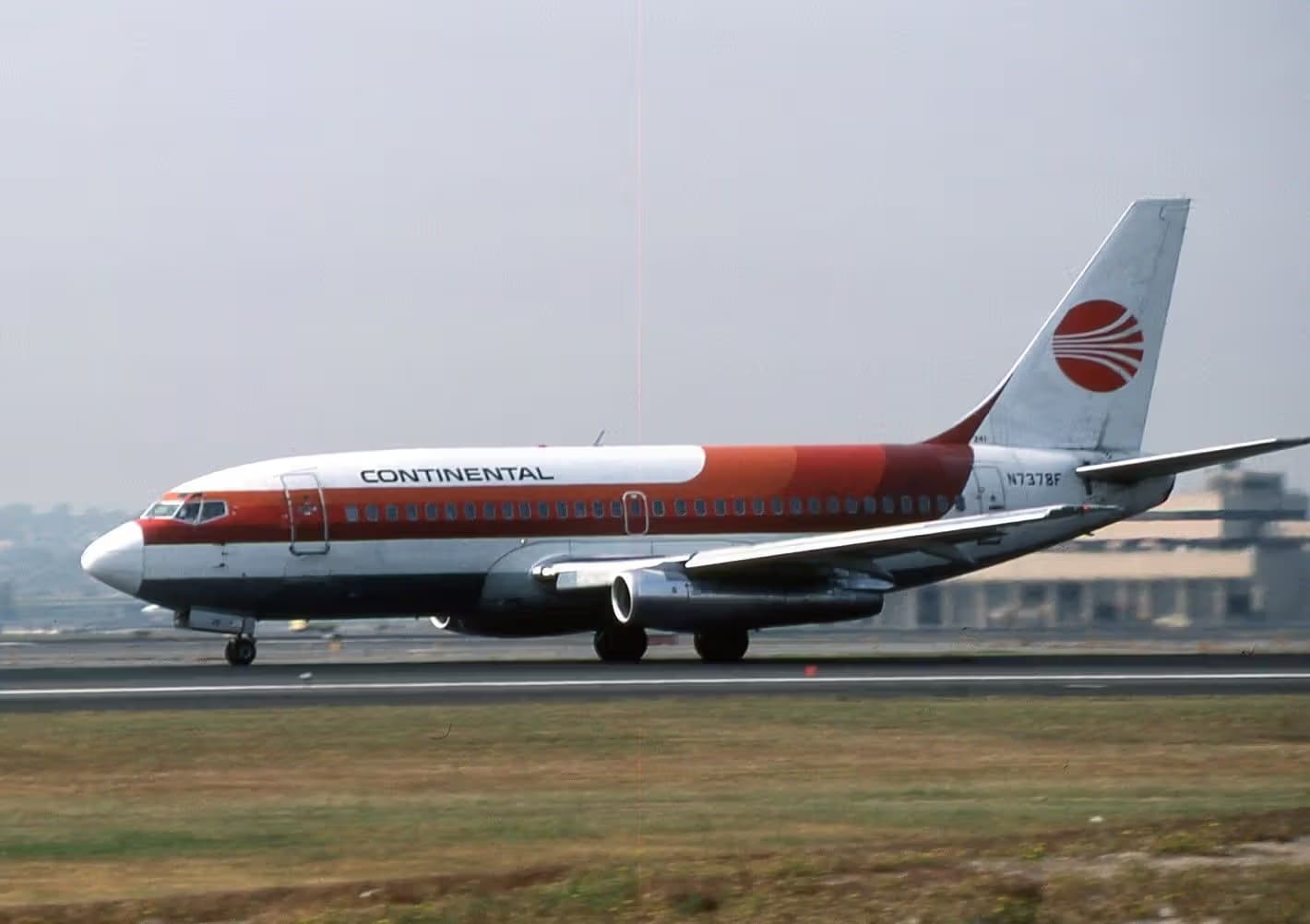 N7378F — Twin-engine aircraft