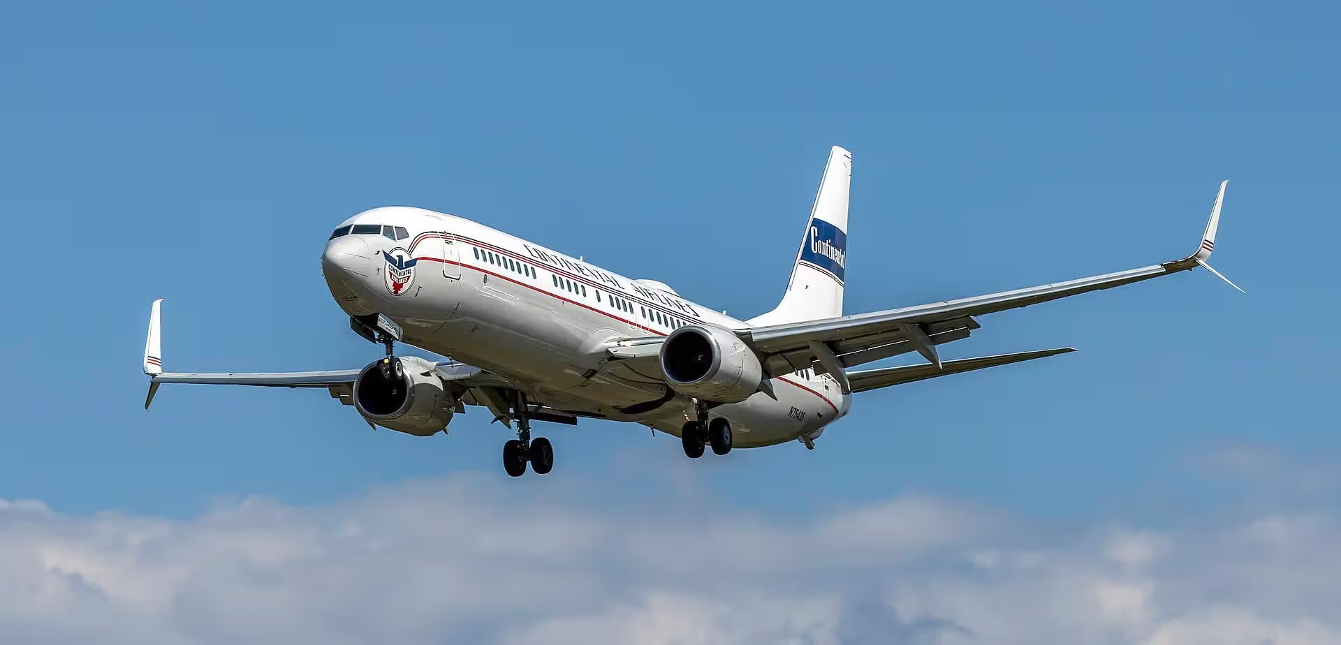N75435 — Twin-engine aircraft