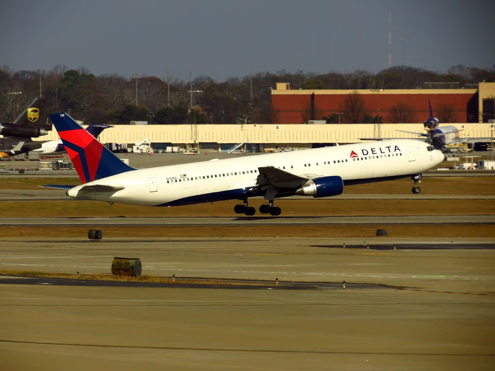 N128DL — Boeing