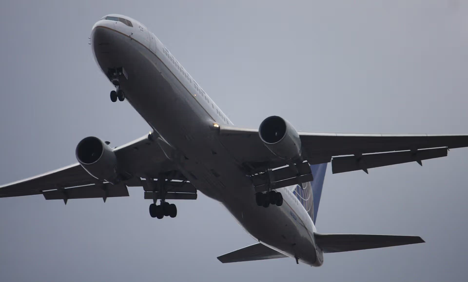 N675UA — Boeing