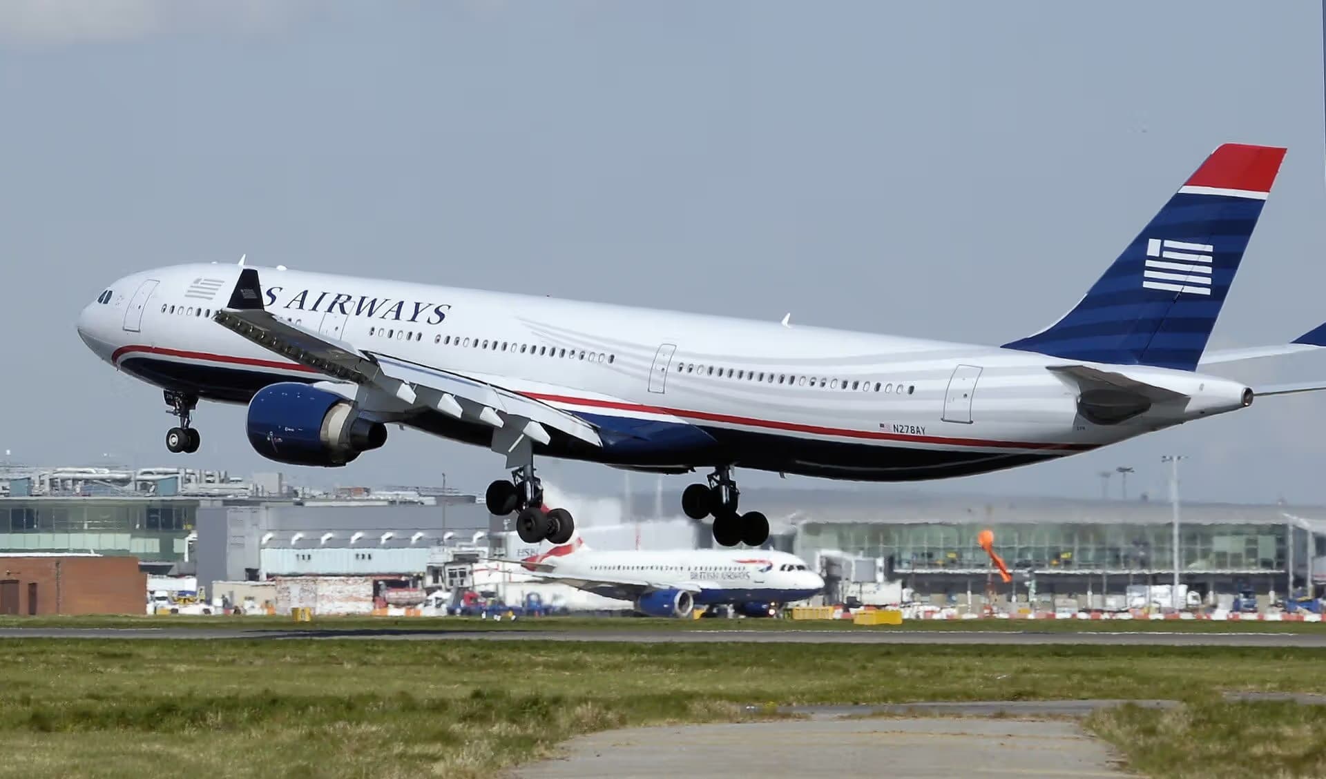 N278AY — Twin-engine aircraft