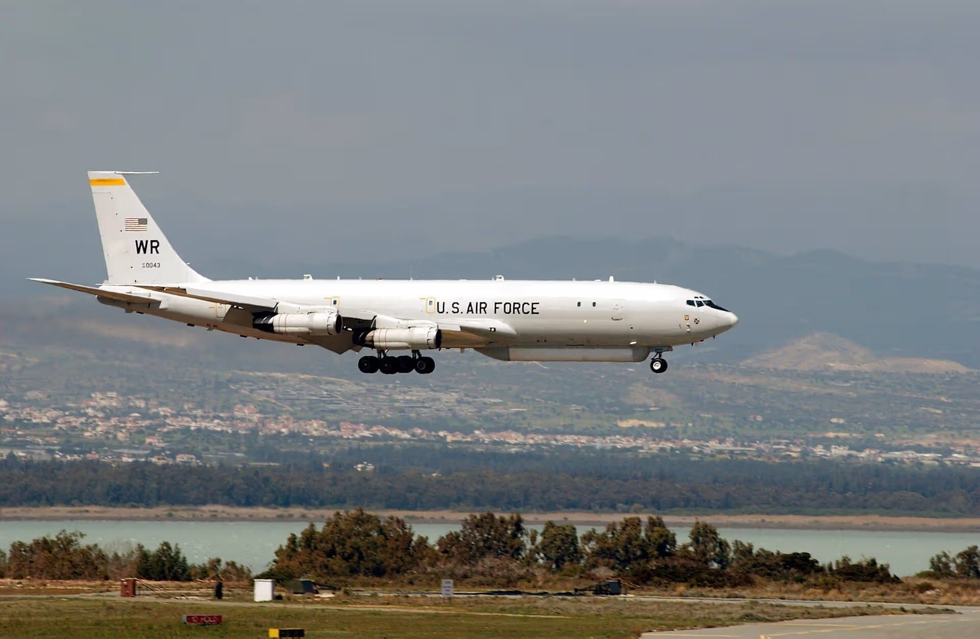 Unidentified — Aircraft