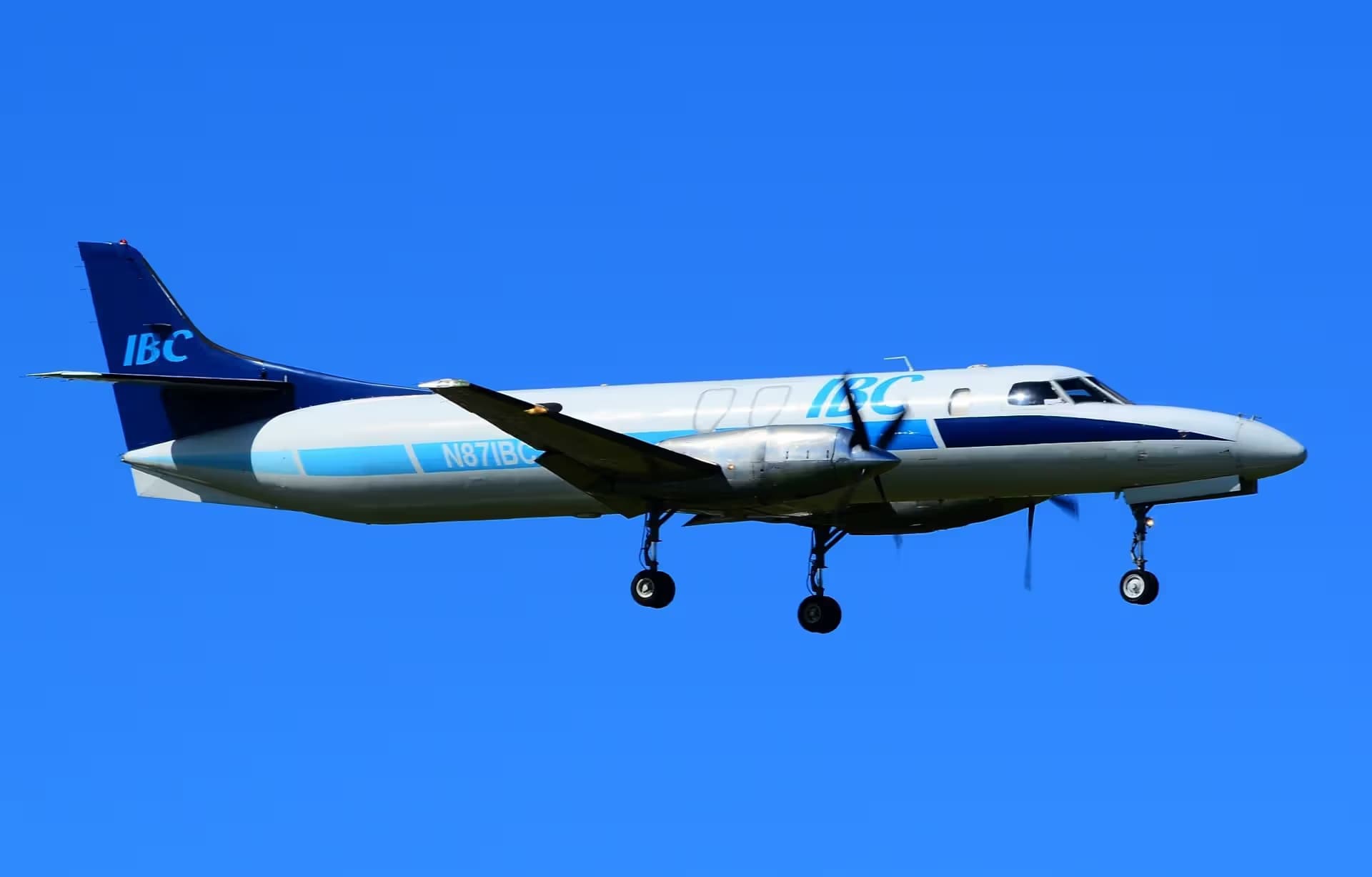 N871BC — Twin-engine aircraft