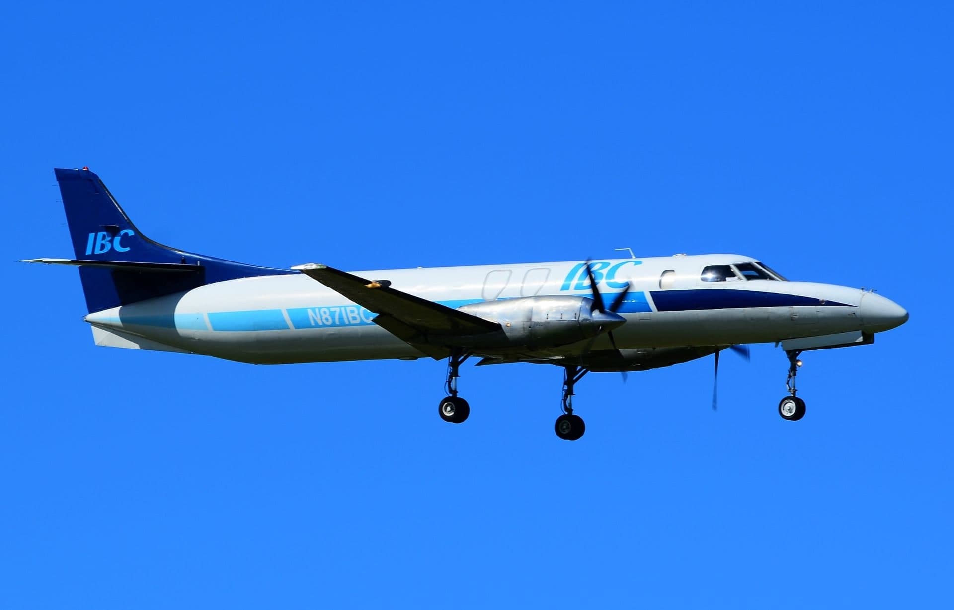 N871BC — Twin-engine aircraft