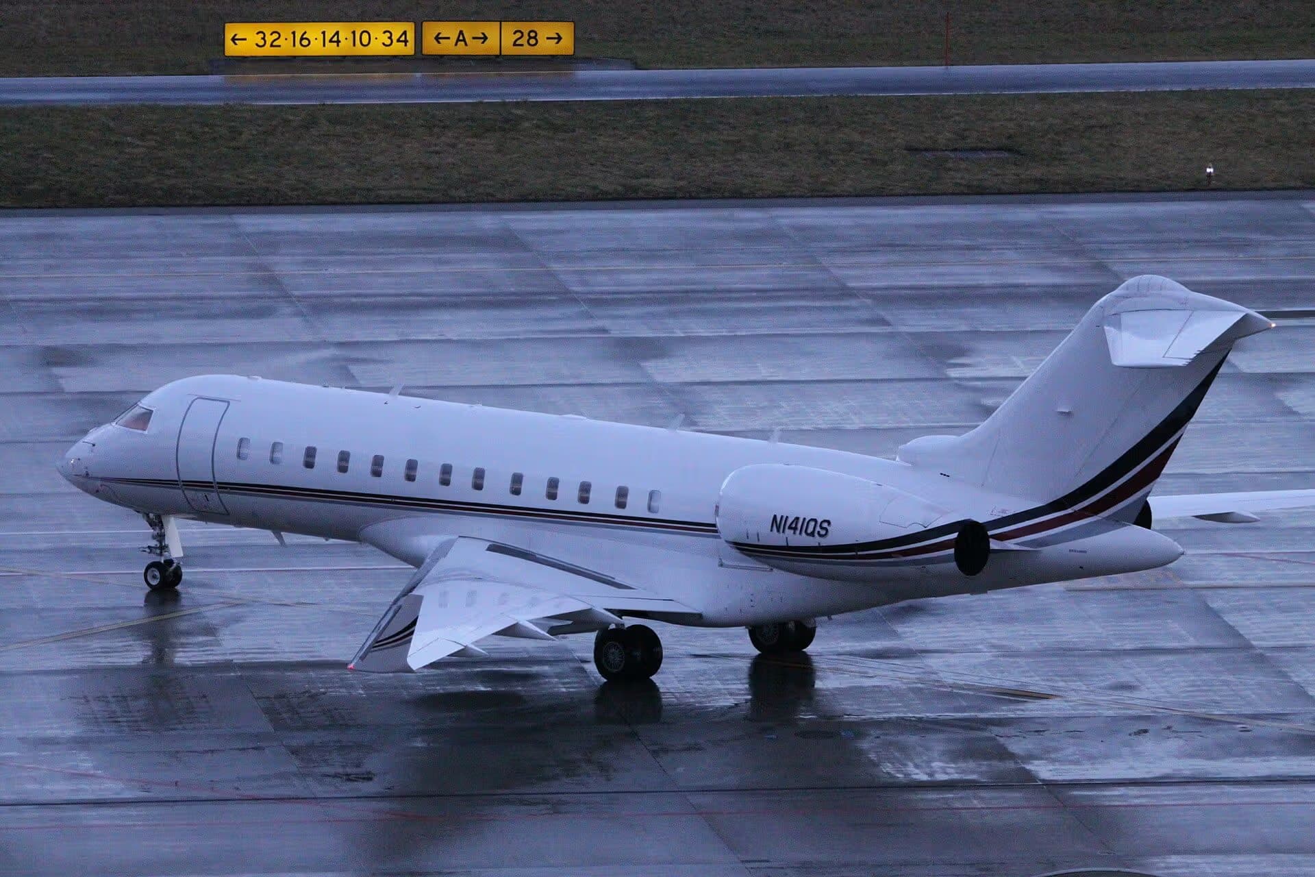 N141QS — Business jet
