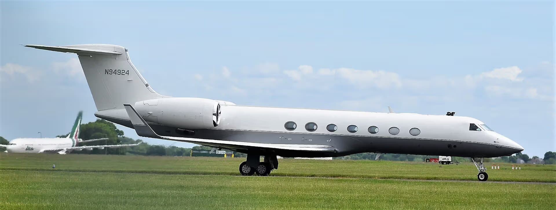 N94924 — Business jet