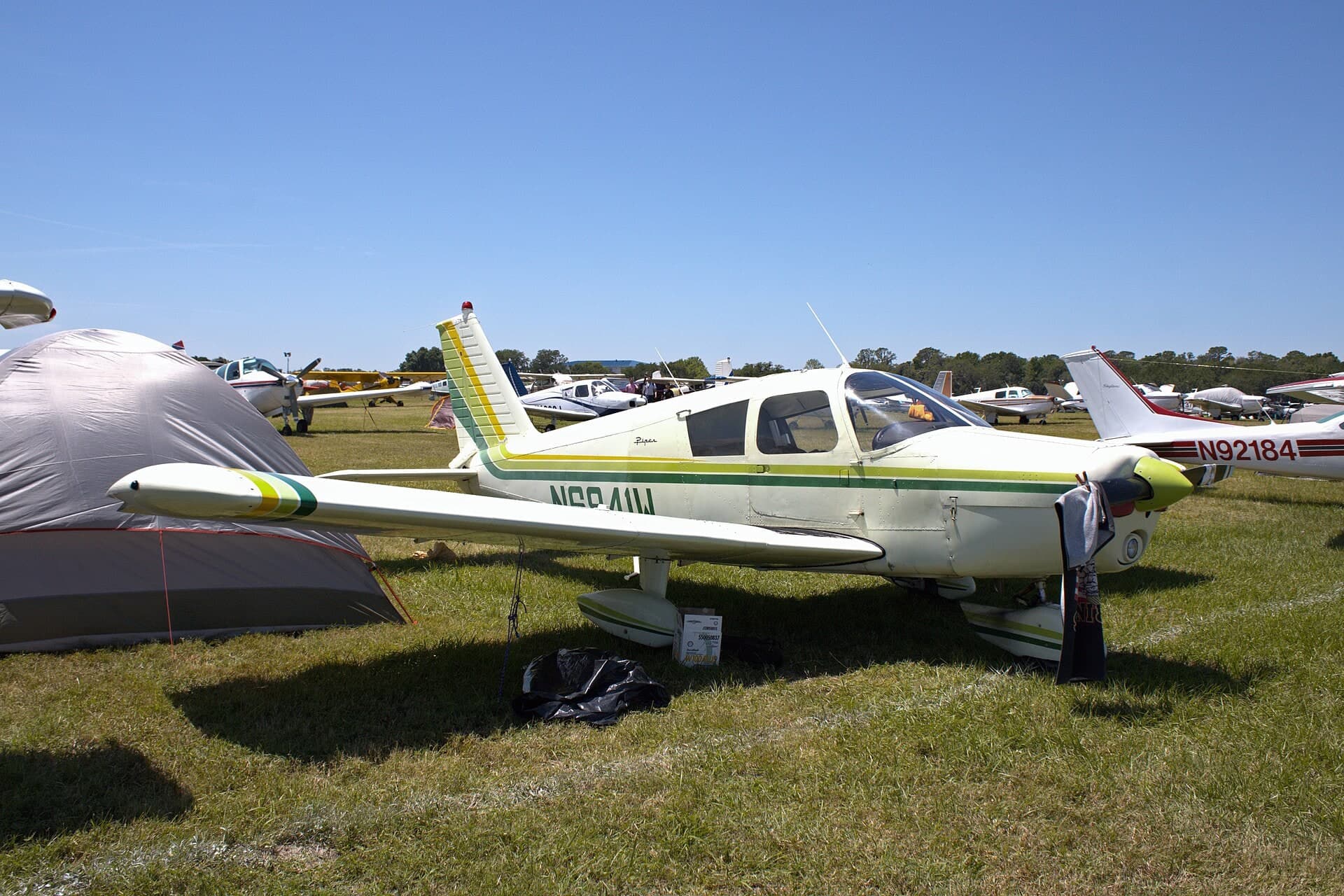 N6841W — Piper