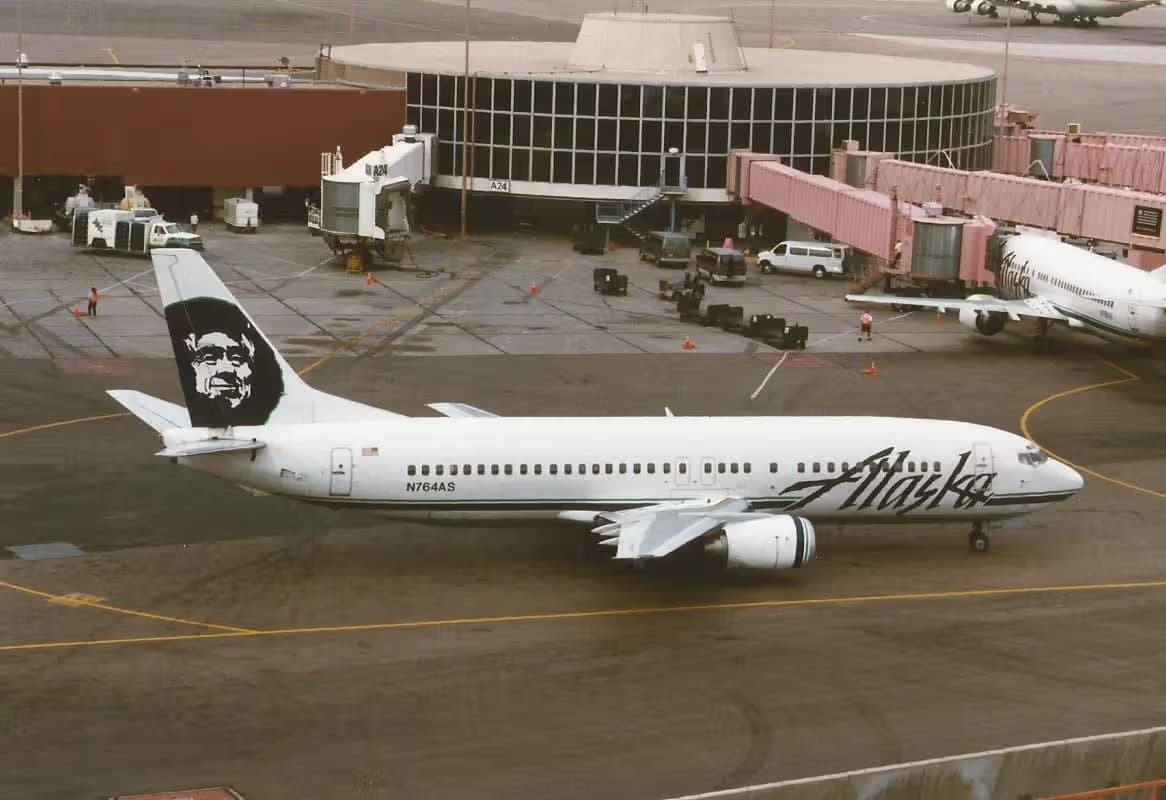 N764AS — Boeing