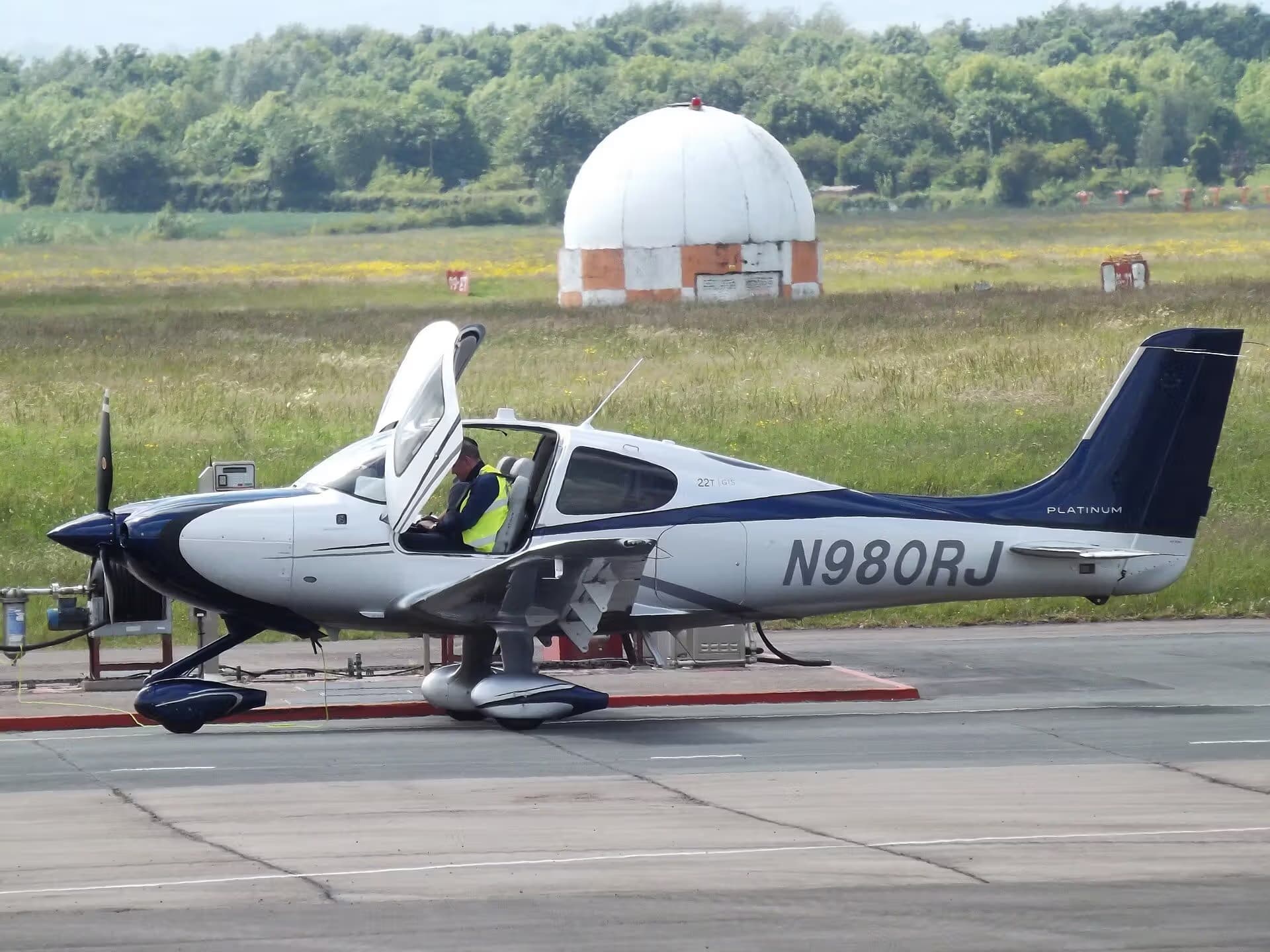 N980RJ — Cirrus