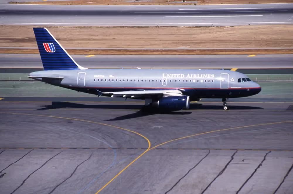 N802UA — Airbus