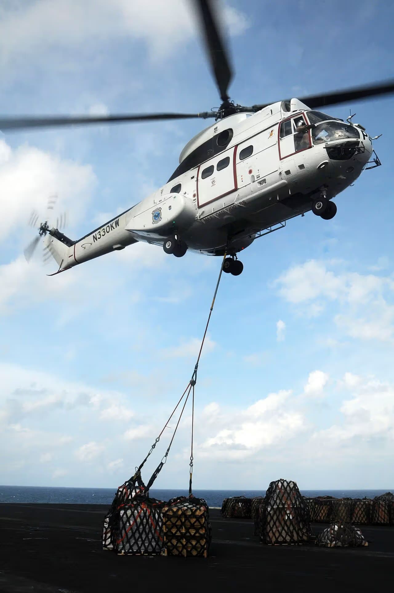 N330KW — Helicopter