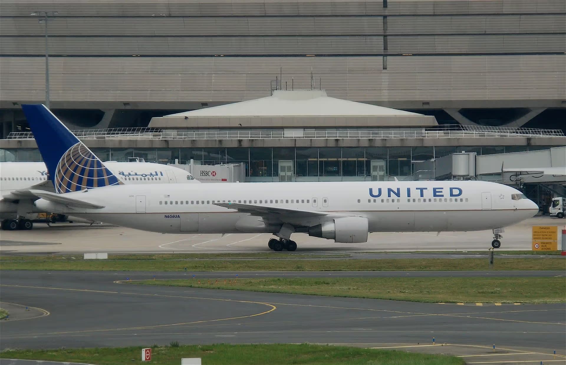 N656UA — Boeing