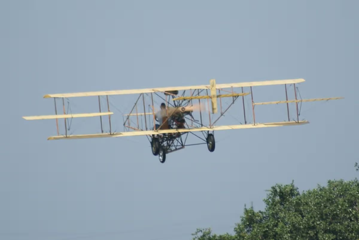 Unidentified — Aircraft