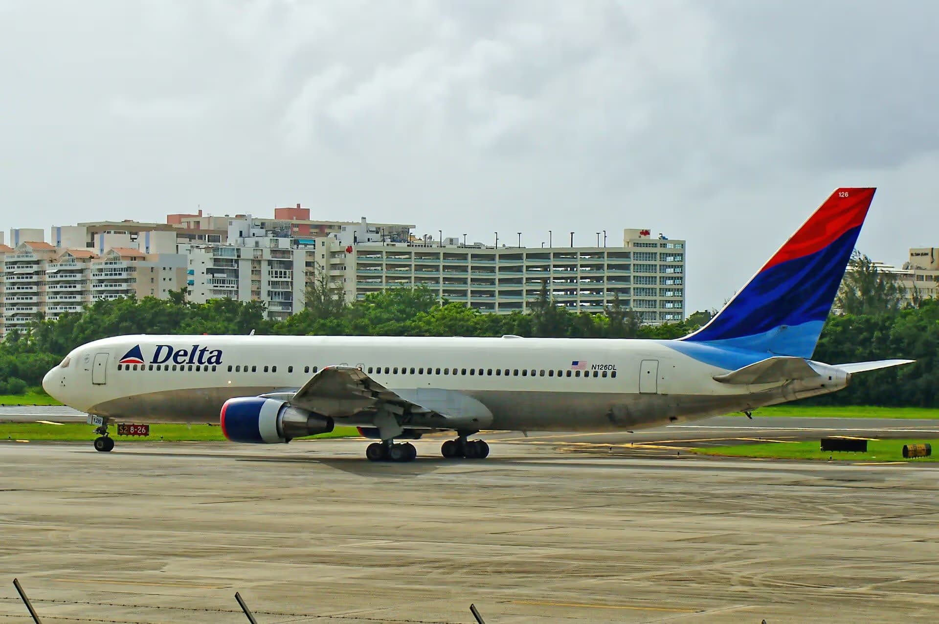 N126DL — Boeing