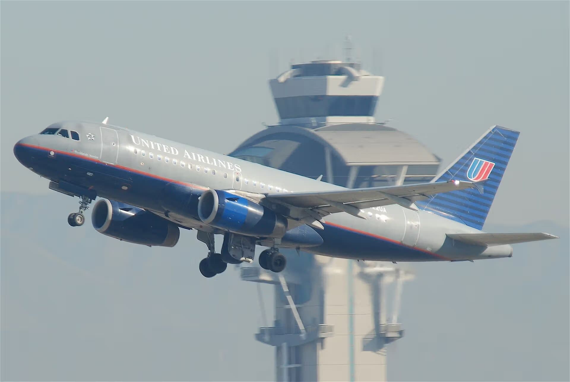 N822UA — Airbus