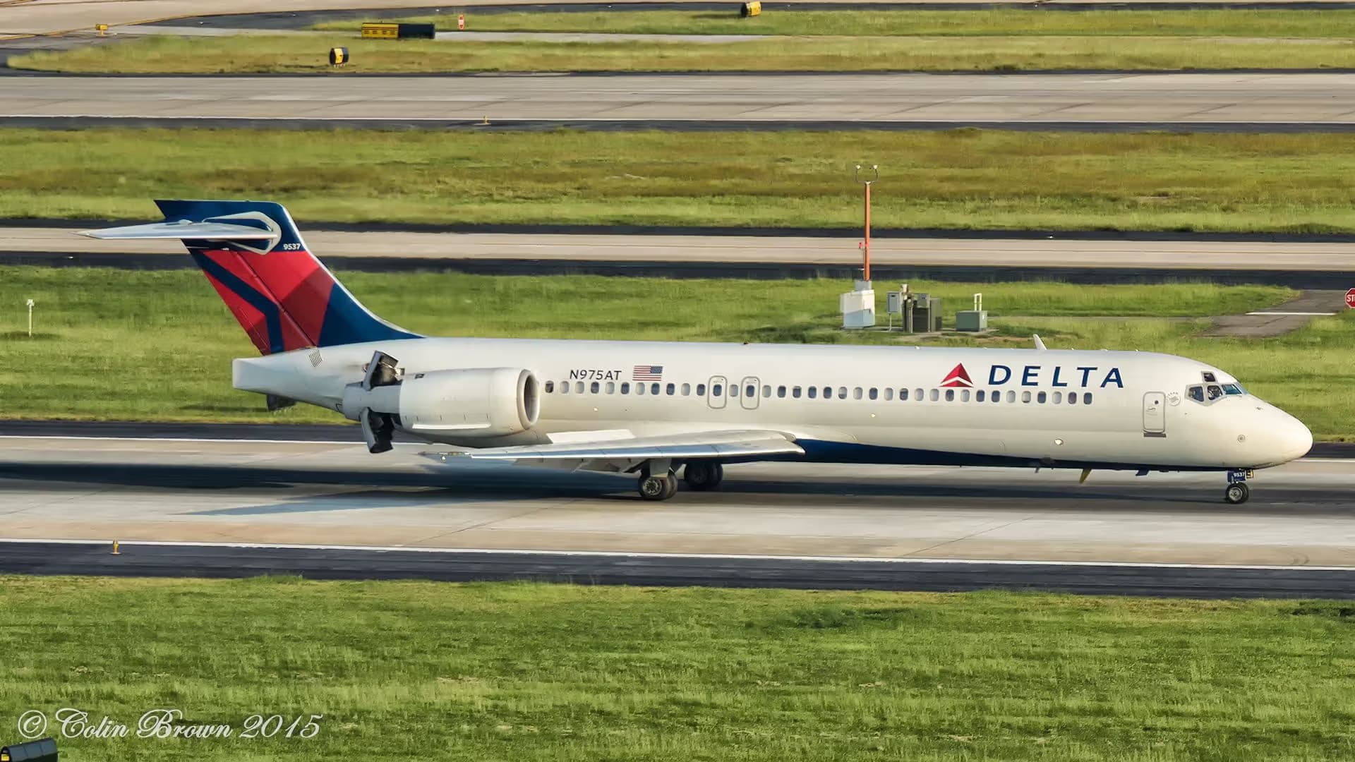 N975AT — Douglas