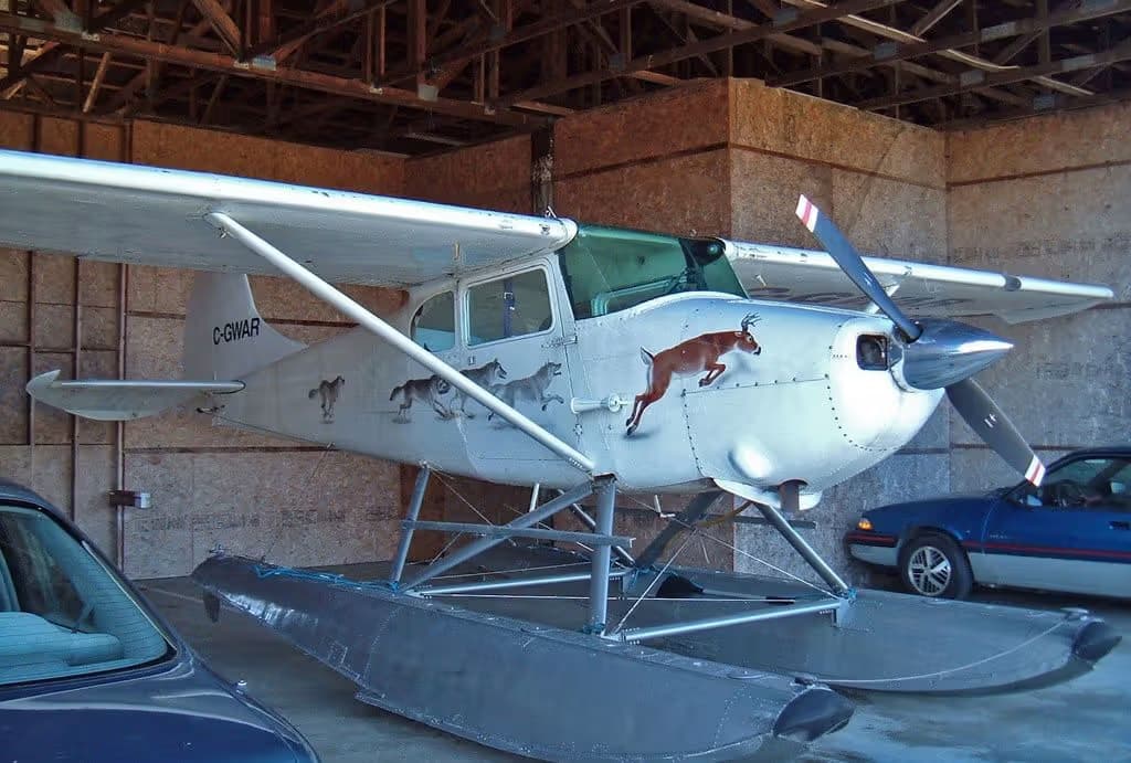 C-GWAR — Cessna
