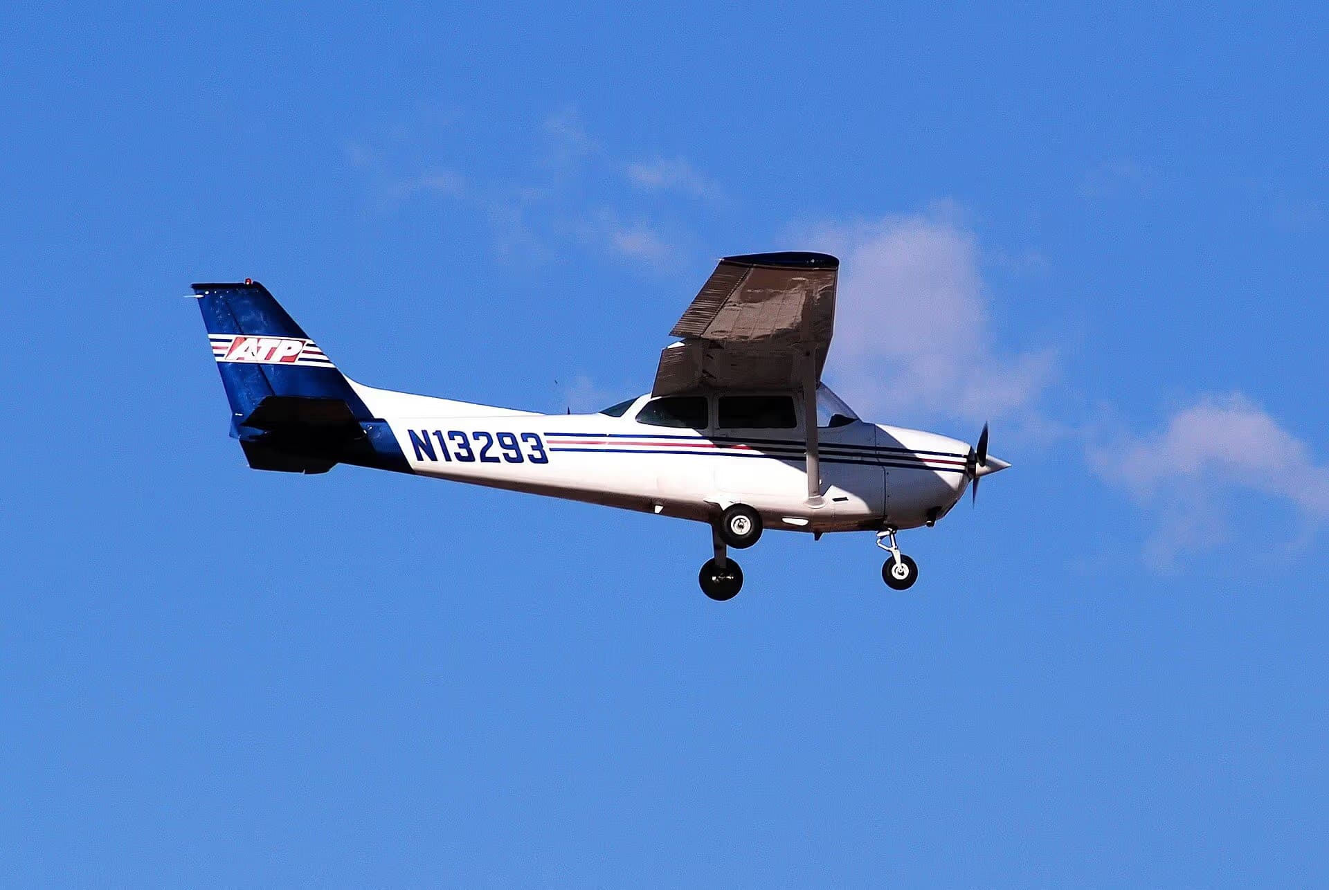N13293 — Single-engine aircraft