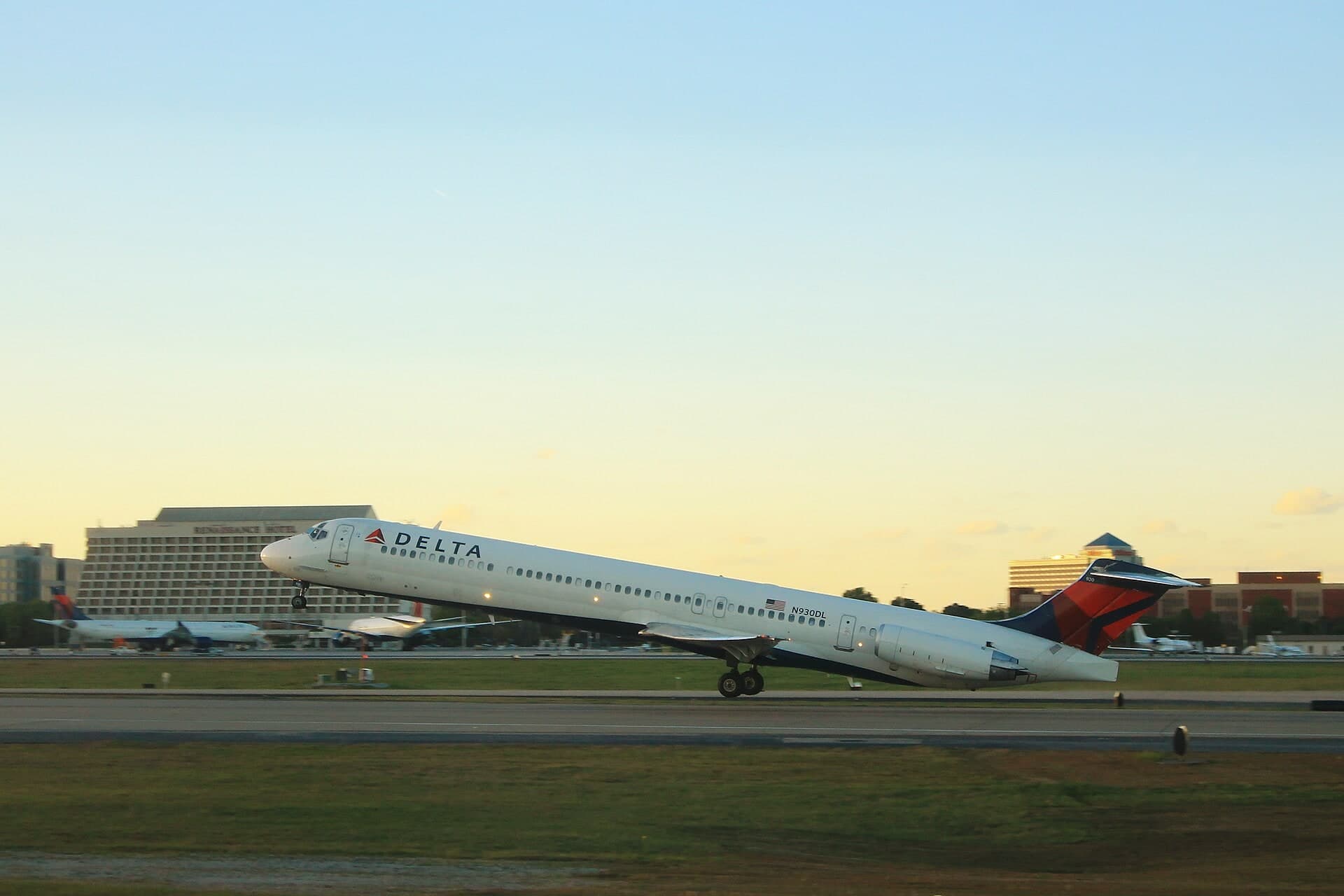 N930DL — Aircraft