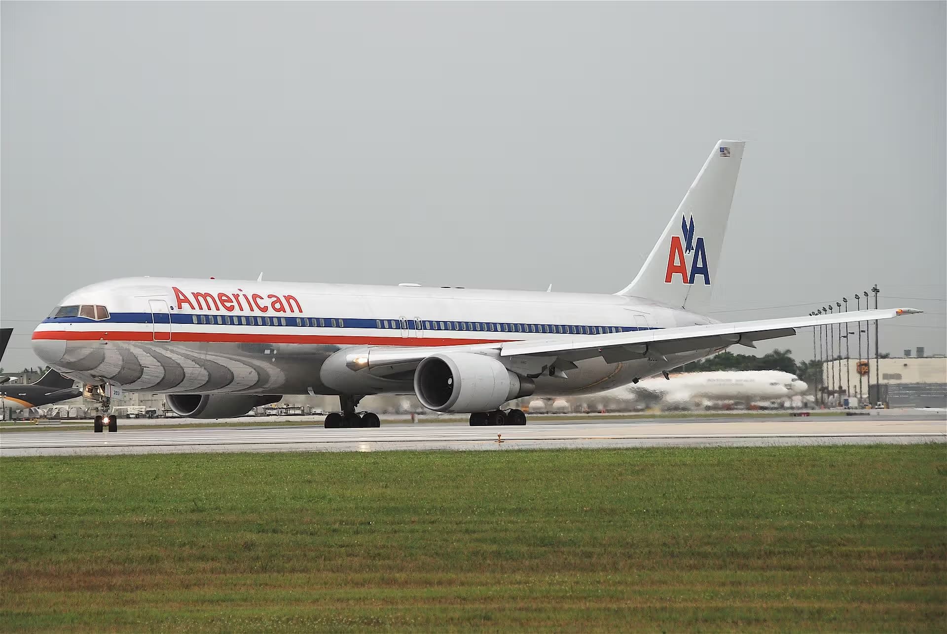 N393AN — Twin-engine aircraft