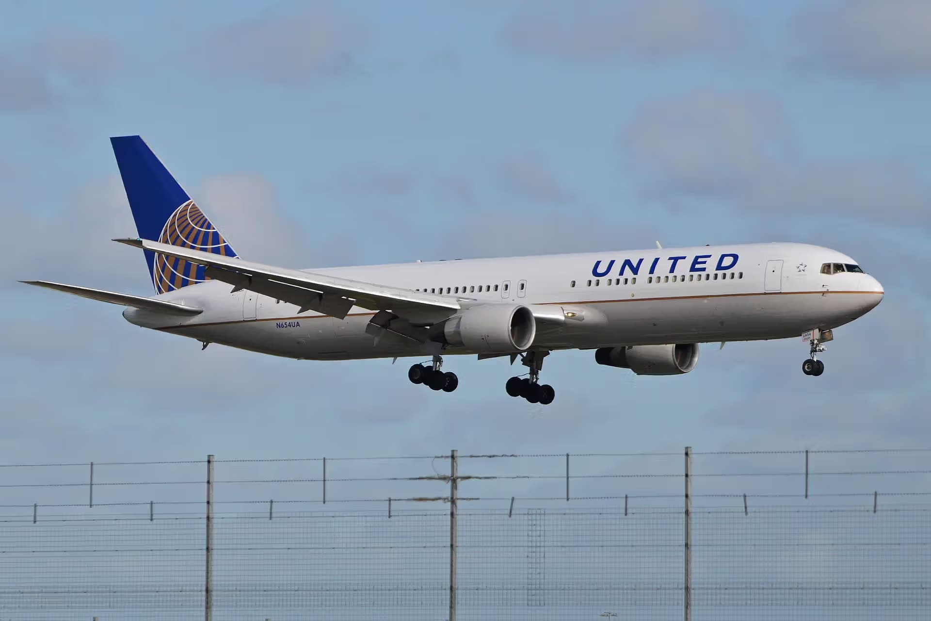 N654UA — Boeing