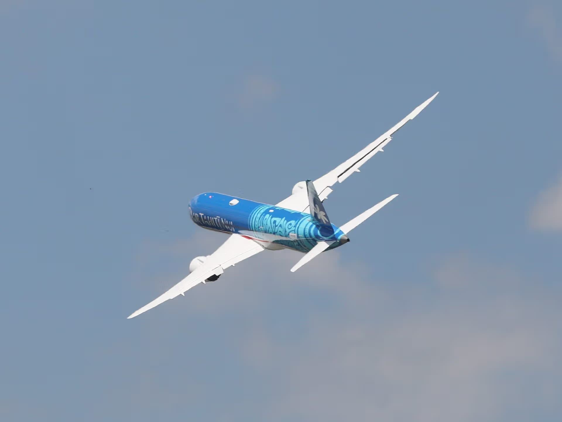 N1015X — Twin-engine aircraft