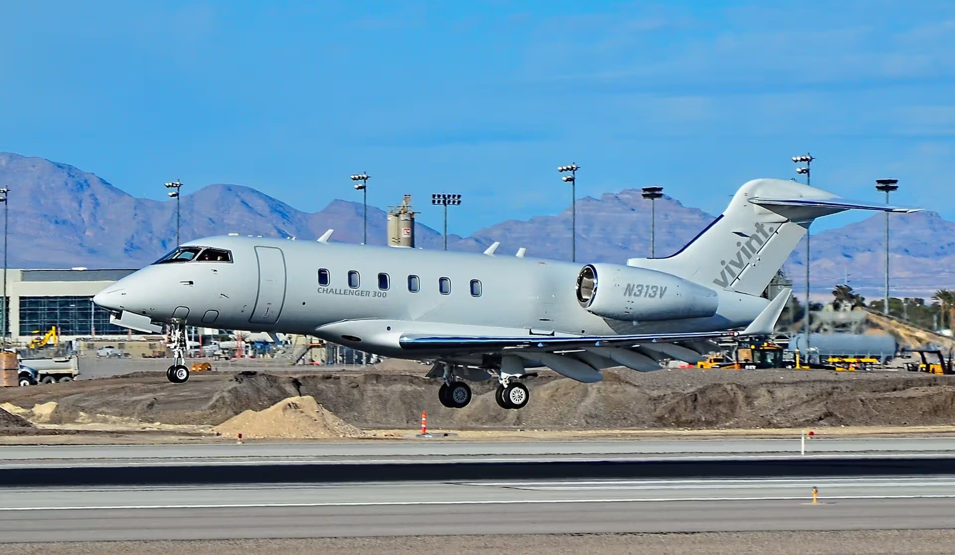 N313V — Bombardier