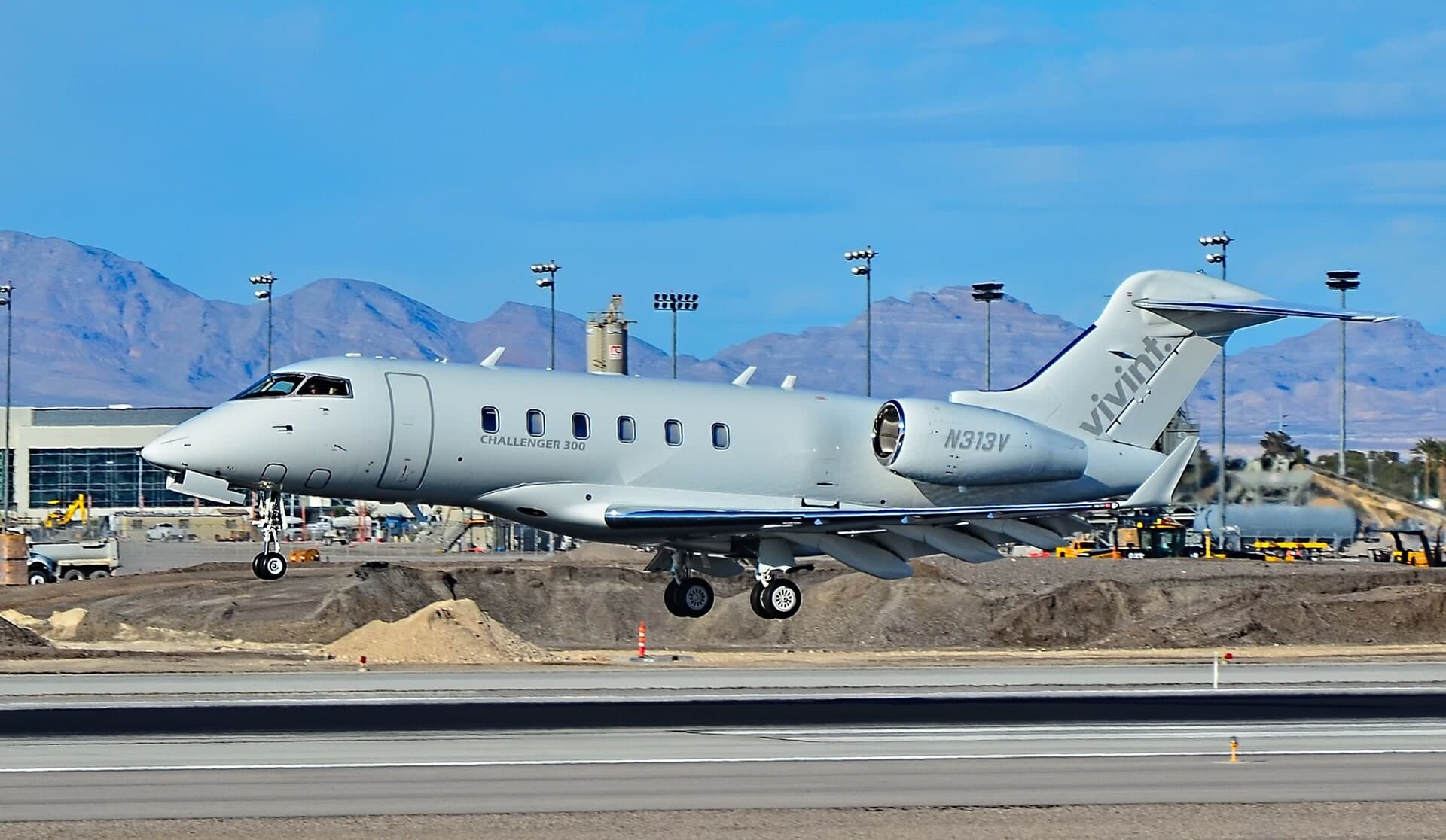 N313V — Bombardier