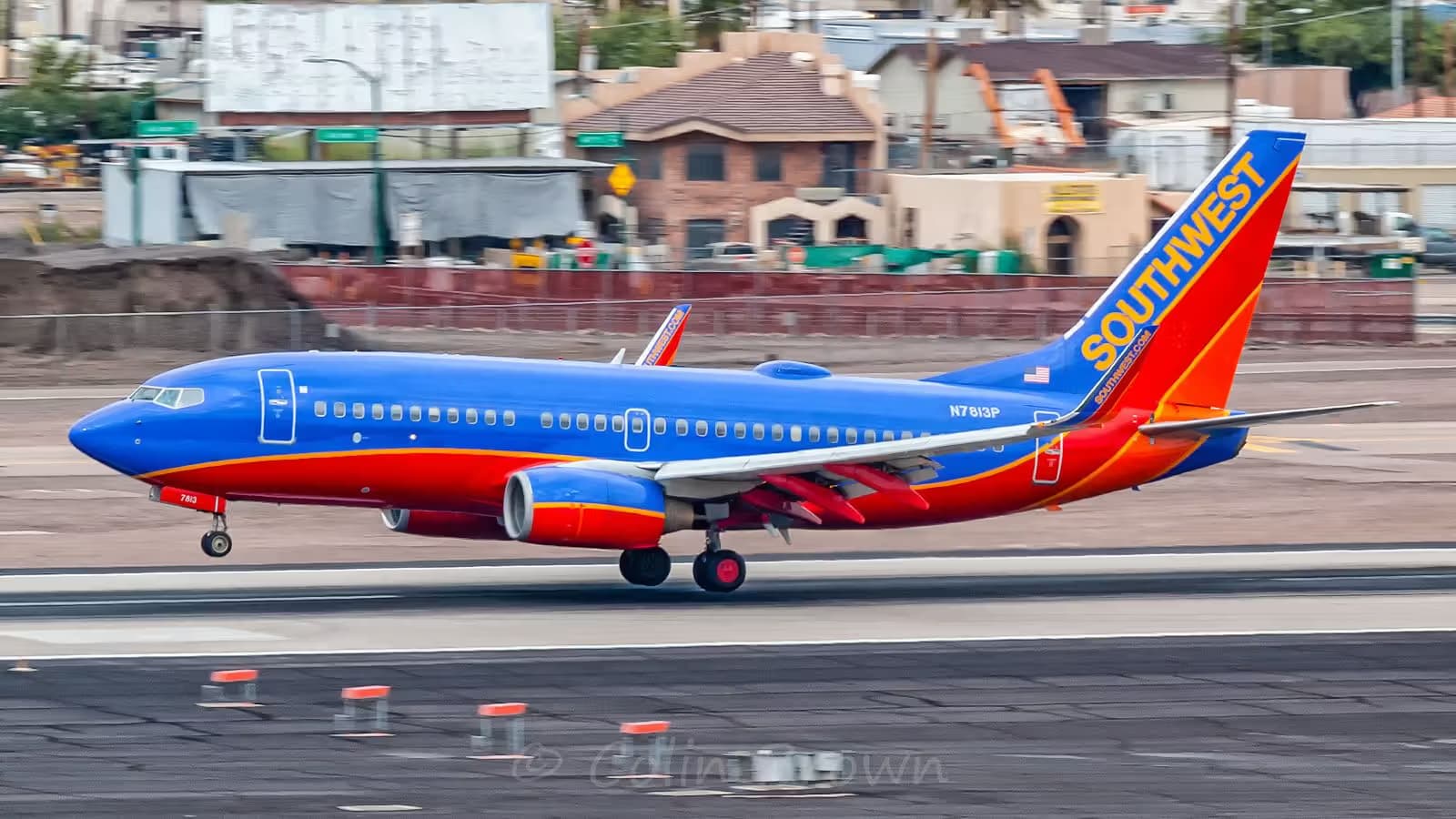 N7813P — Twin-engine aircraft