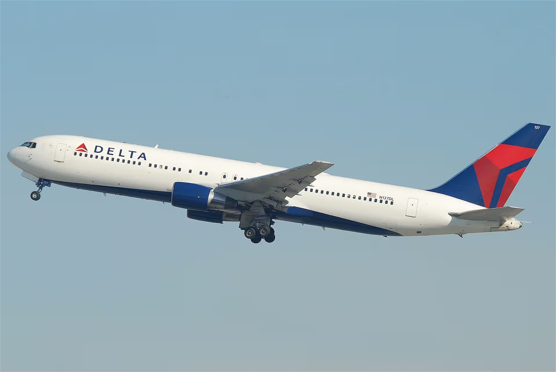 N137DL — Boeing