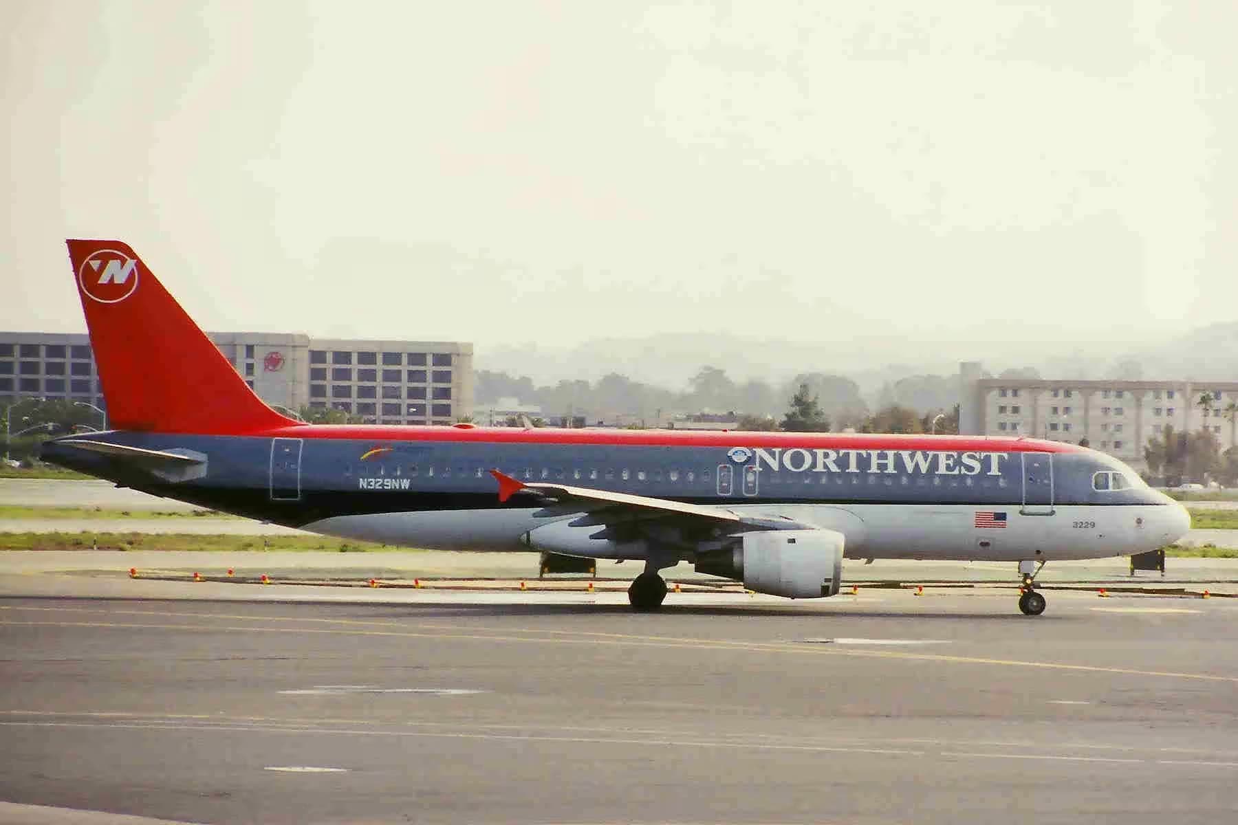 N329NW — Airbus