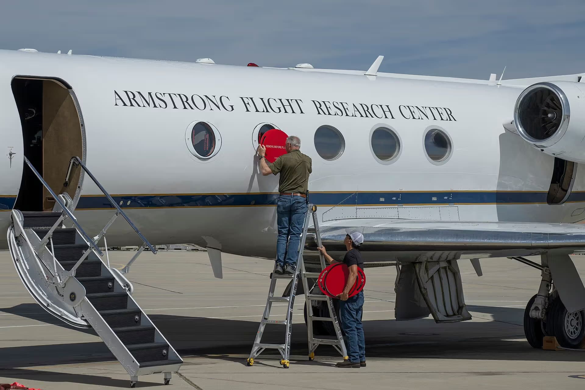 N808NA — Business jet