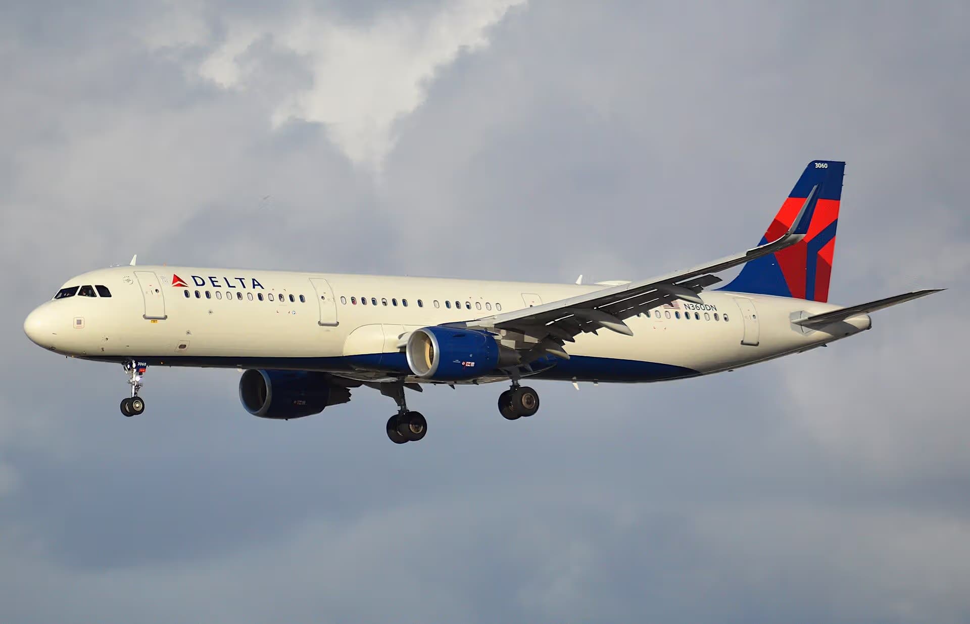 N360DN — Twin-engine aircraft