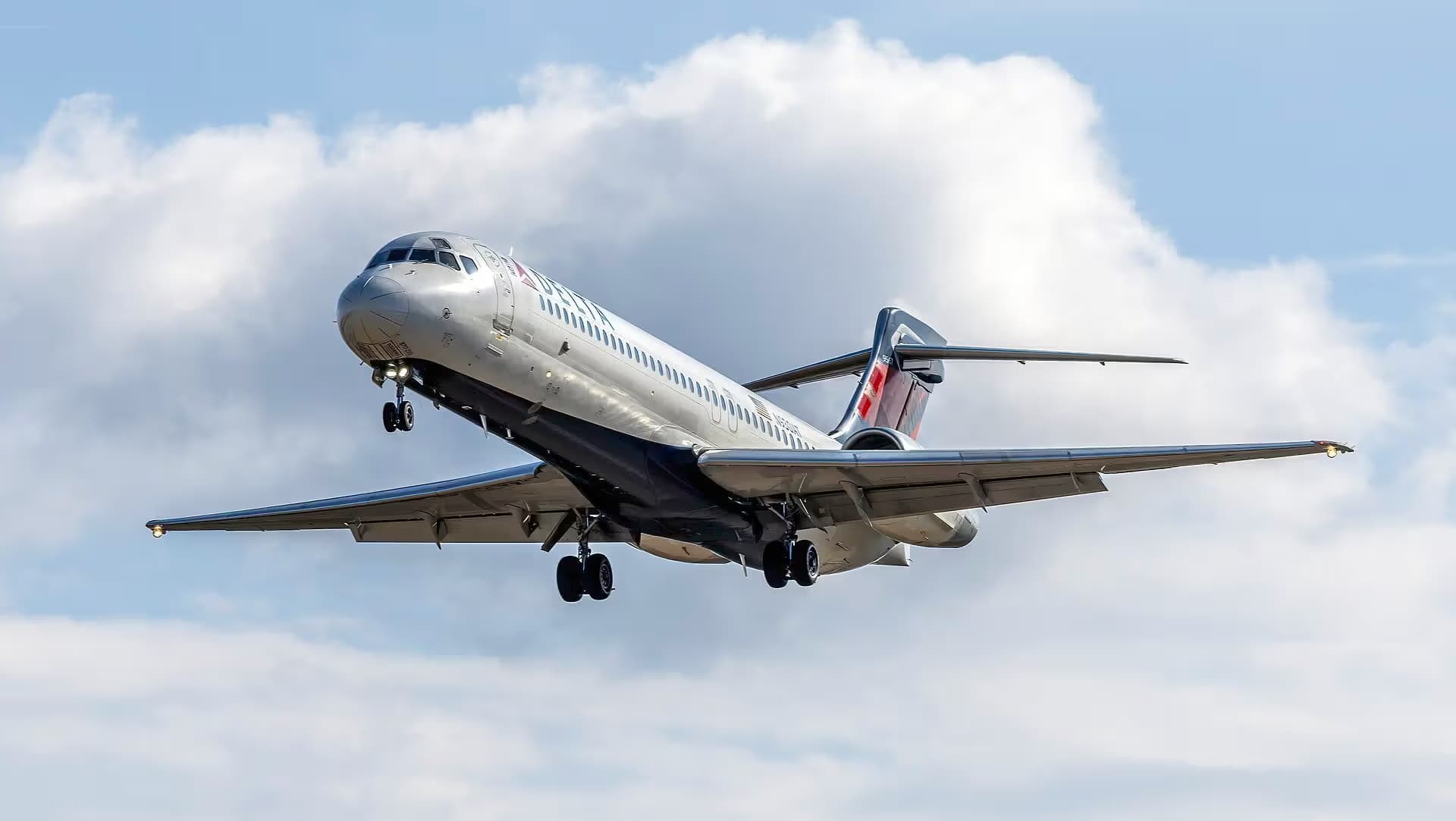 N930AT — Aircraft