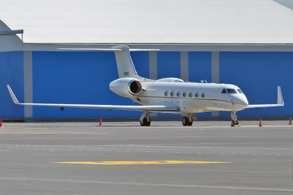 Unidentified — Business jet
