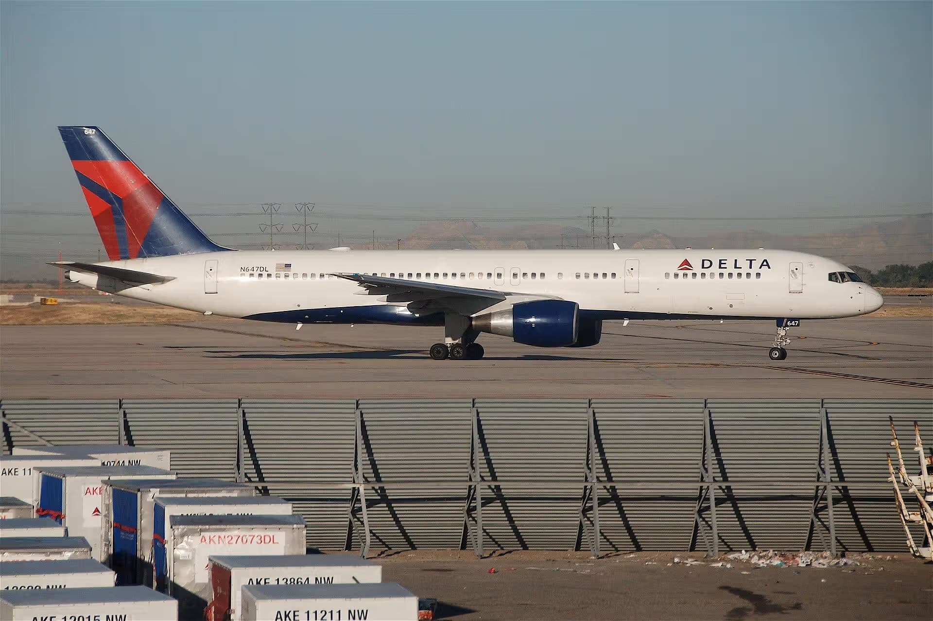 N647DL — Twin-engine aircraft