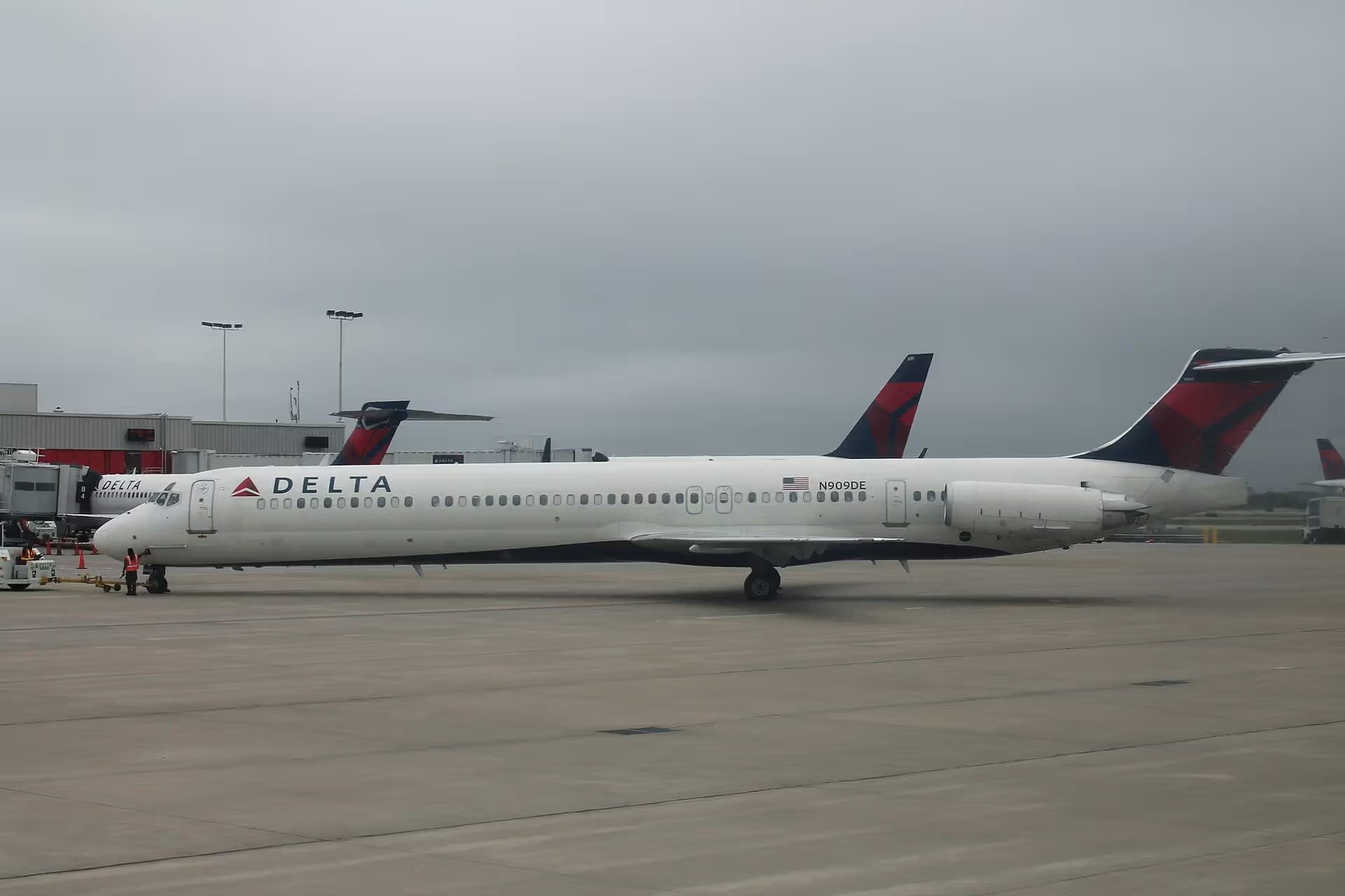 N909DE — Aircraft