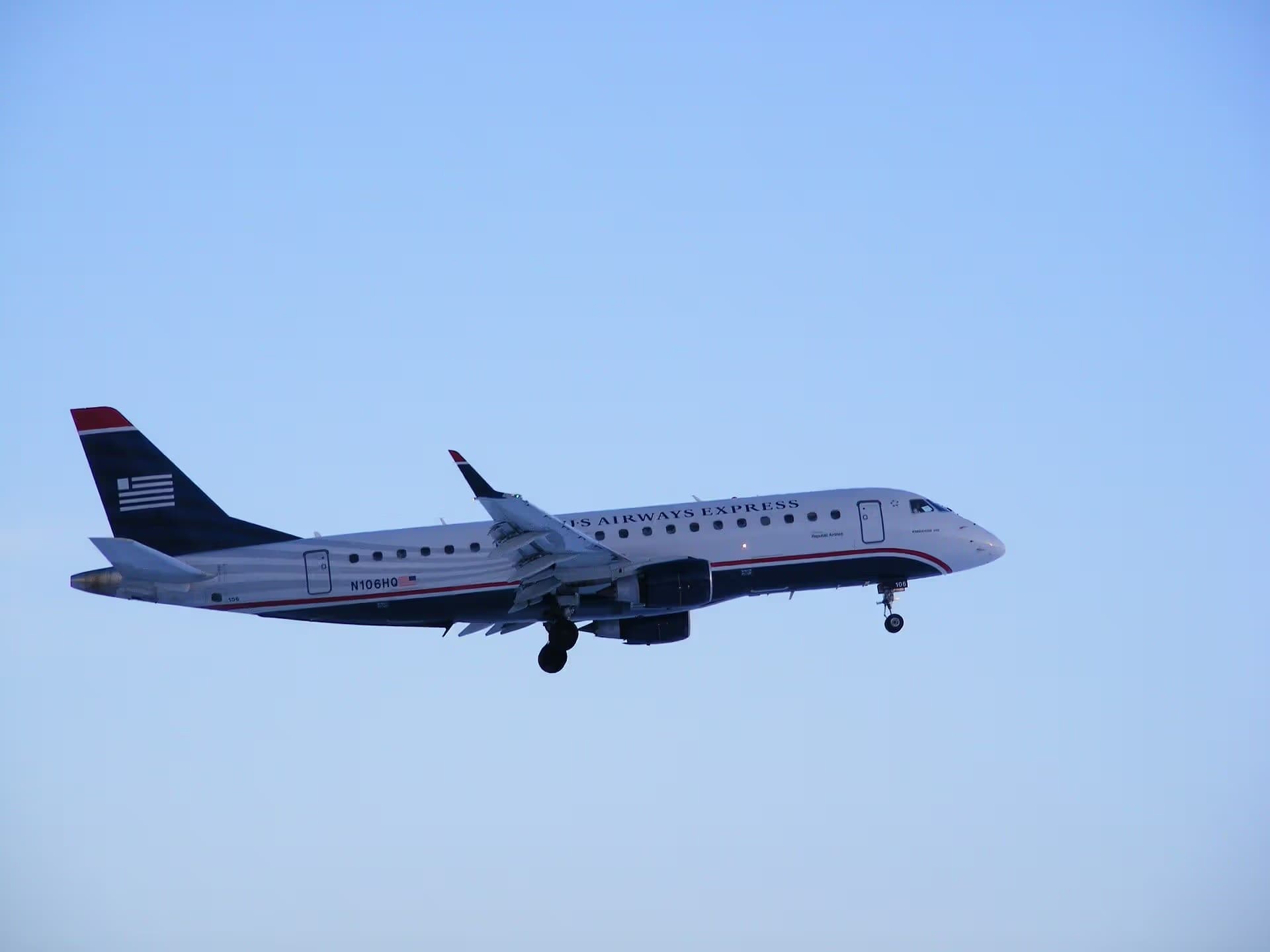 N106HQ — Embraer