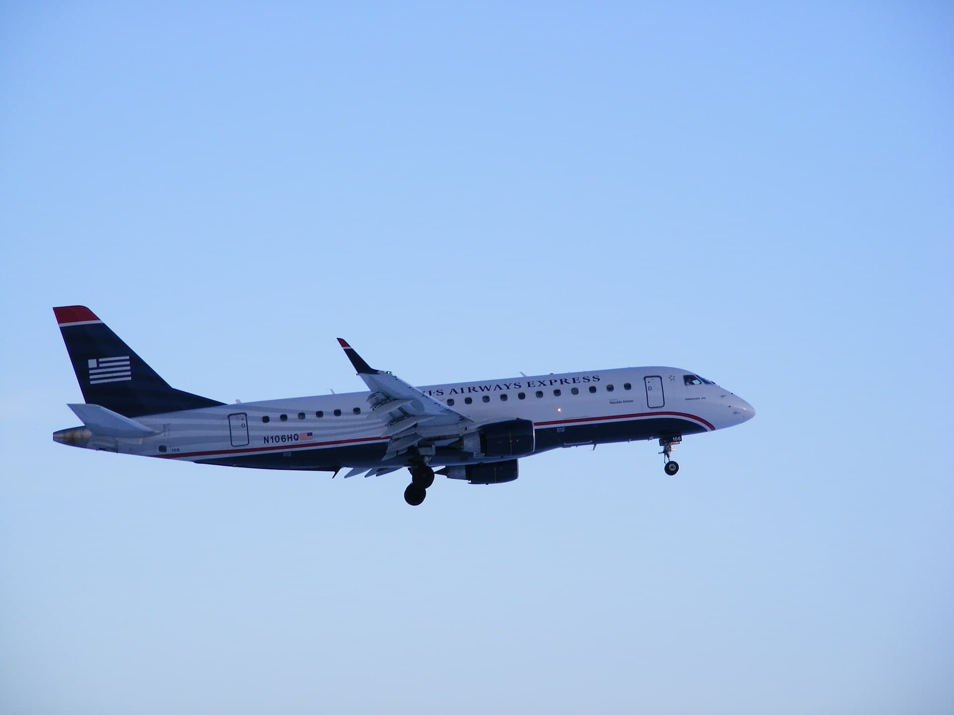 N106HQ — Embraer