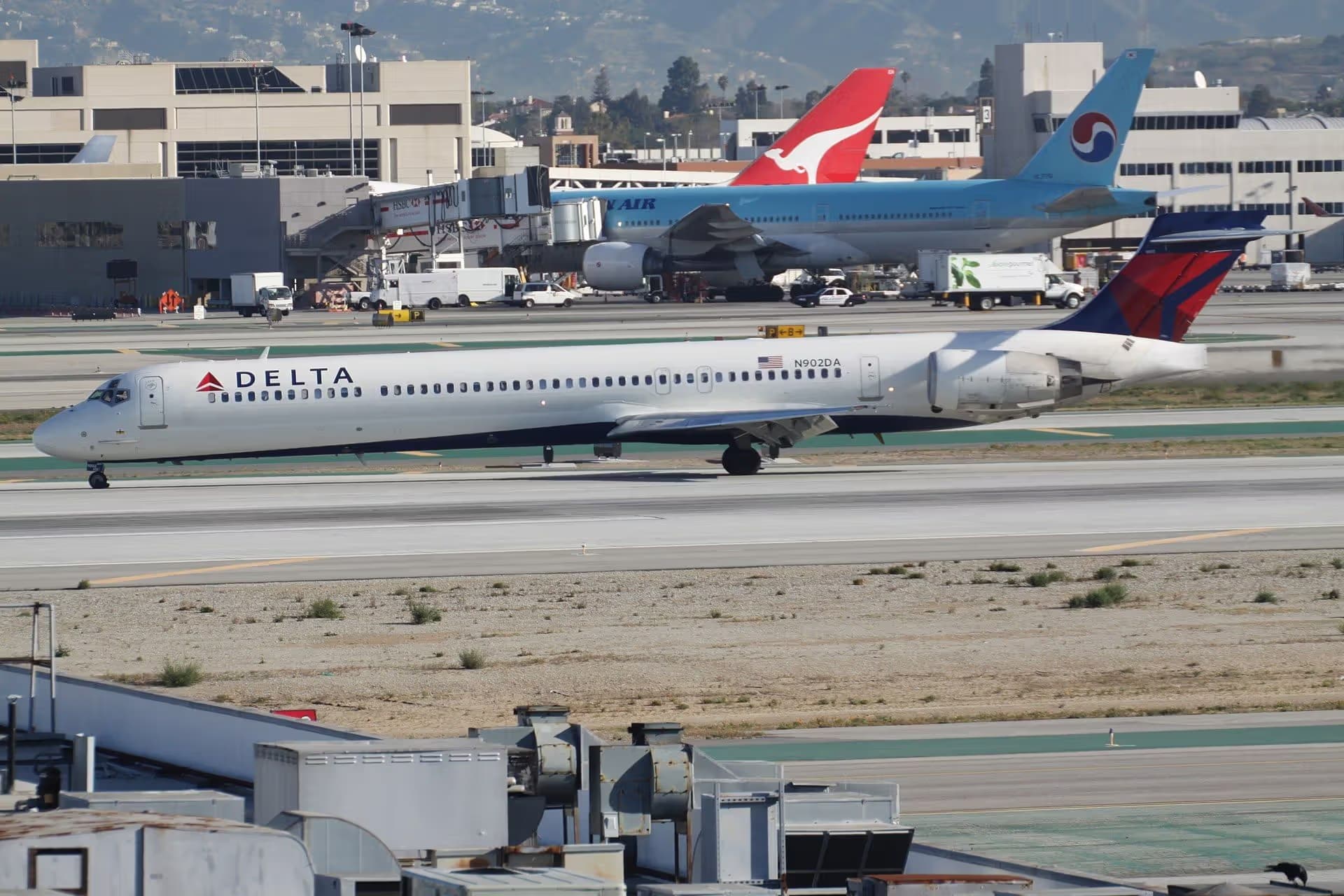 N902DA — Douglas