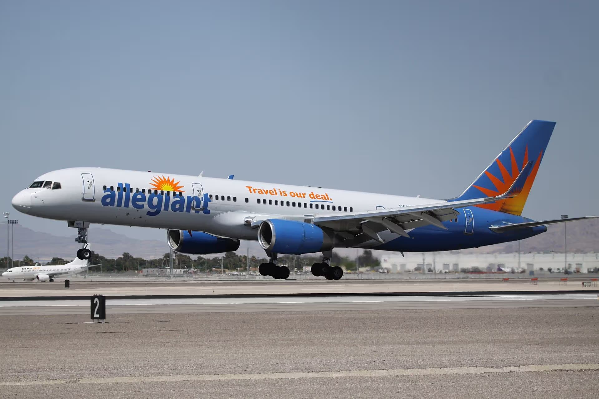 N902NV — Twin-engine aircraft