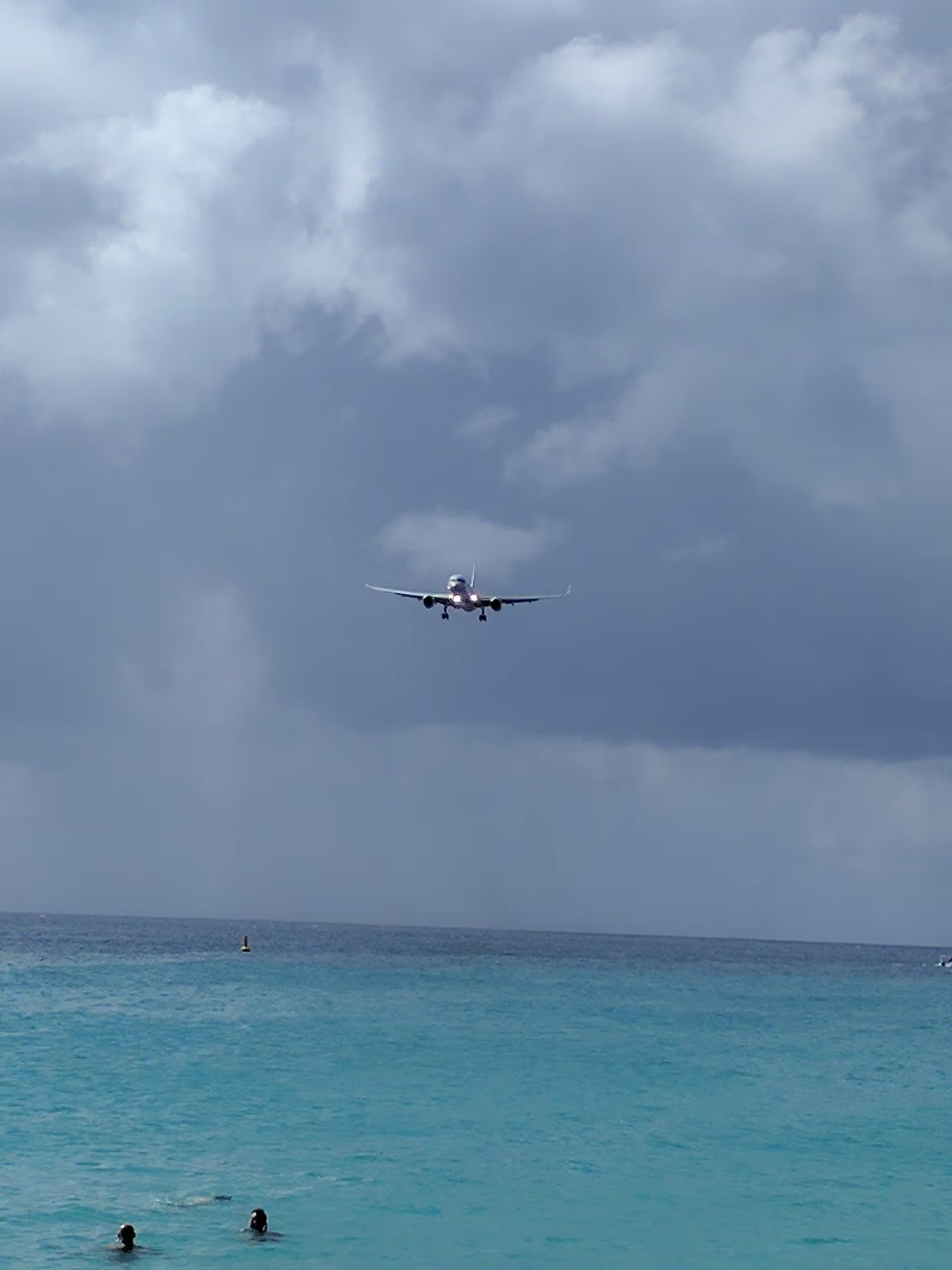 N198AA — Twin-engine aircraft
