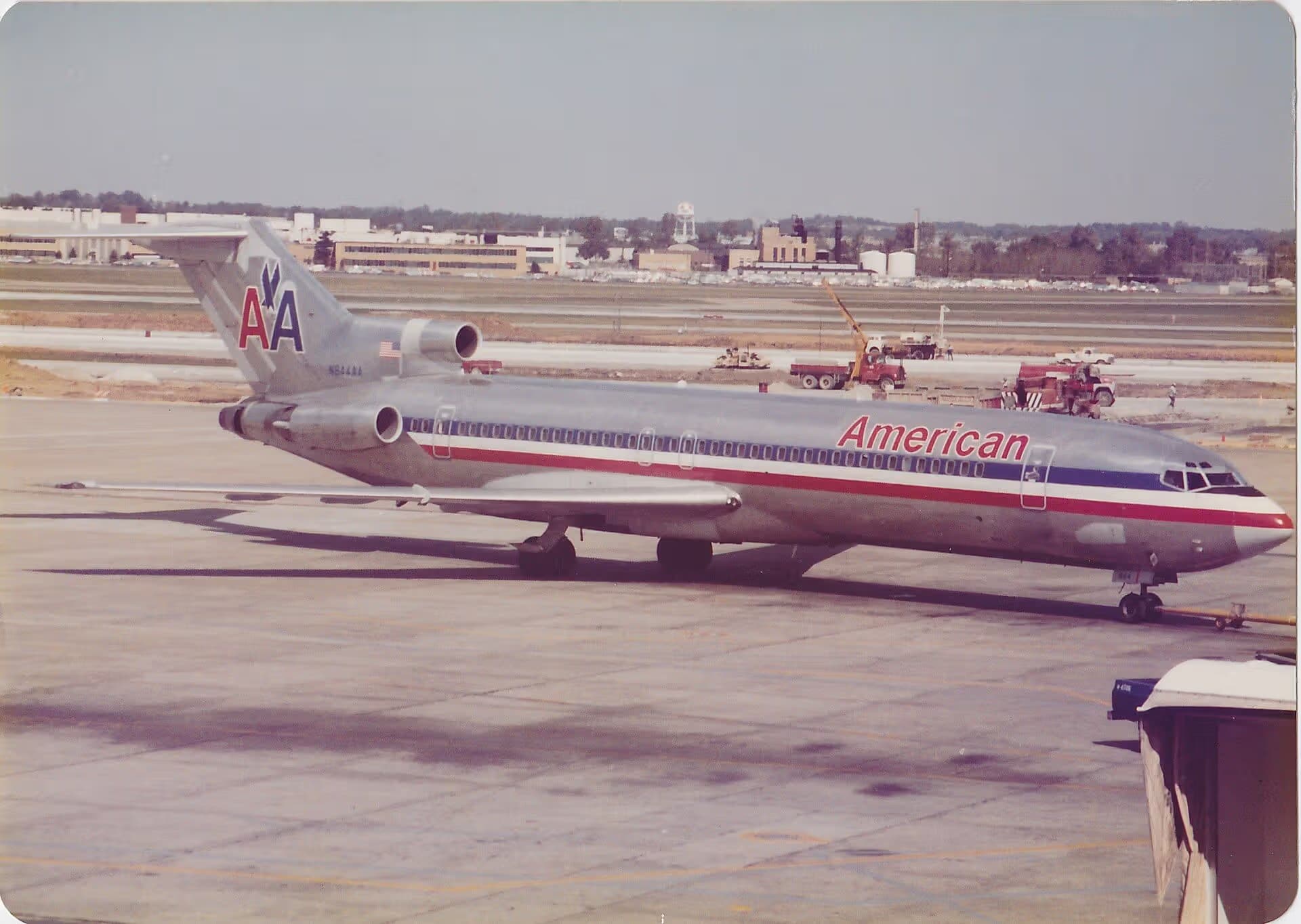 N844AA — Boeing