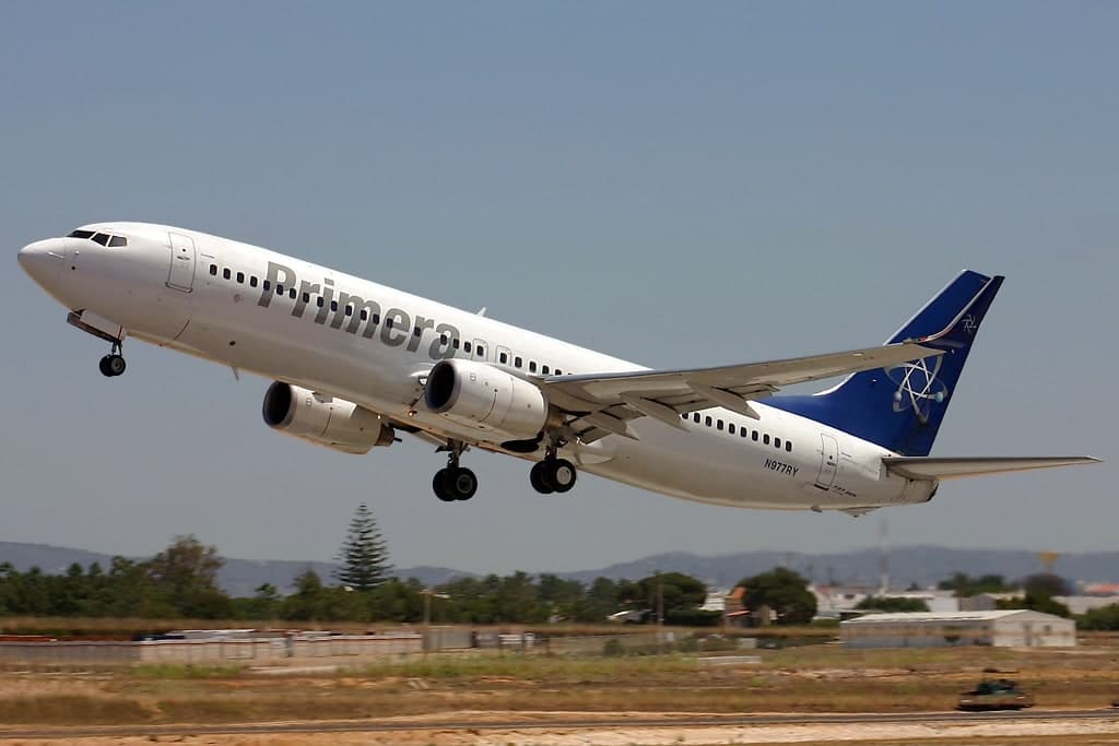N977RY — Twin-engine aircraft