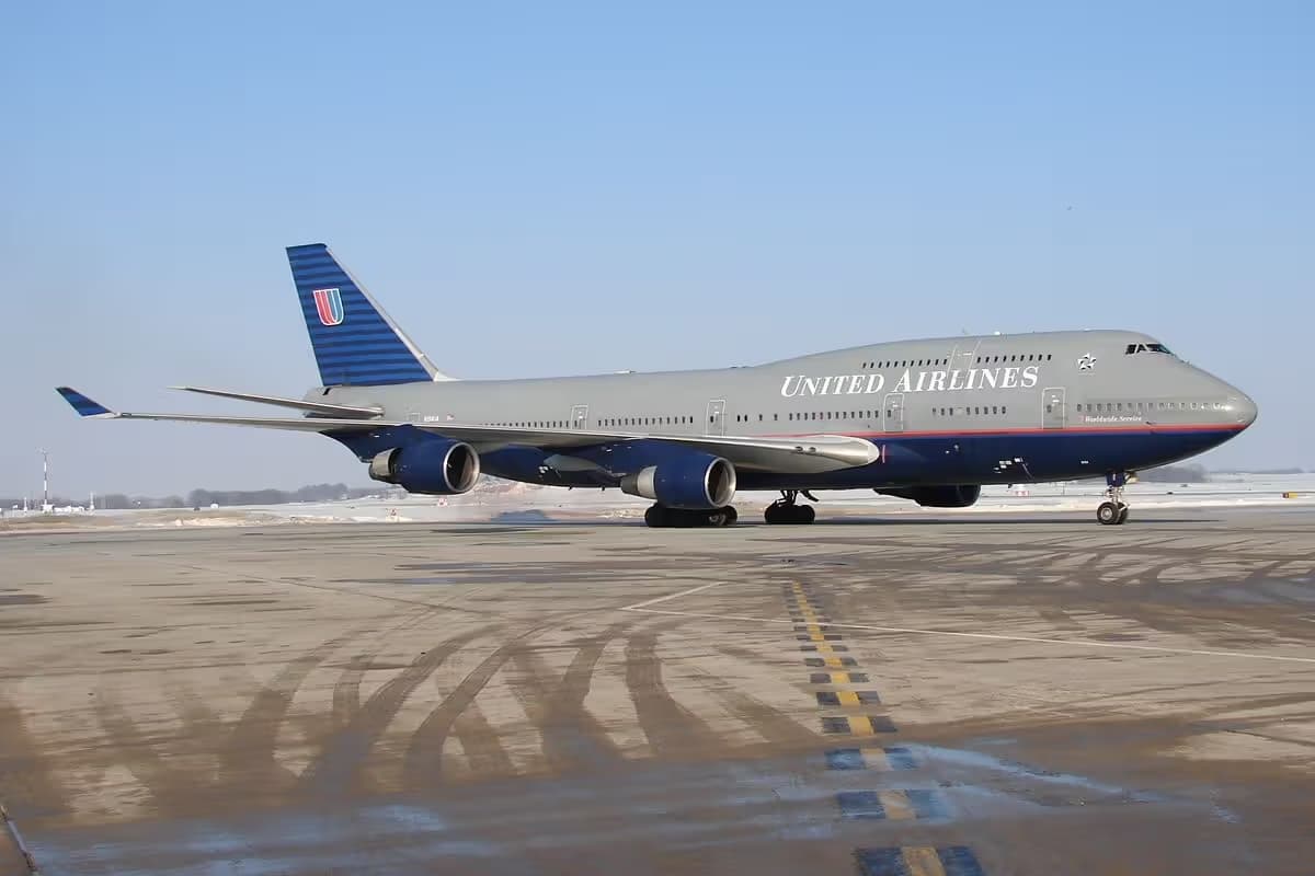 N194UA — Boeing