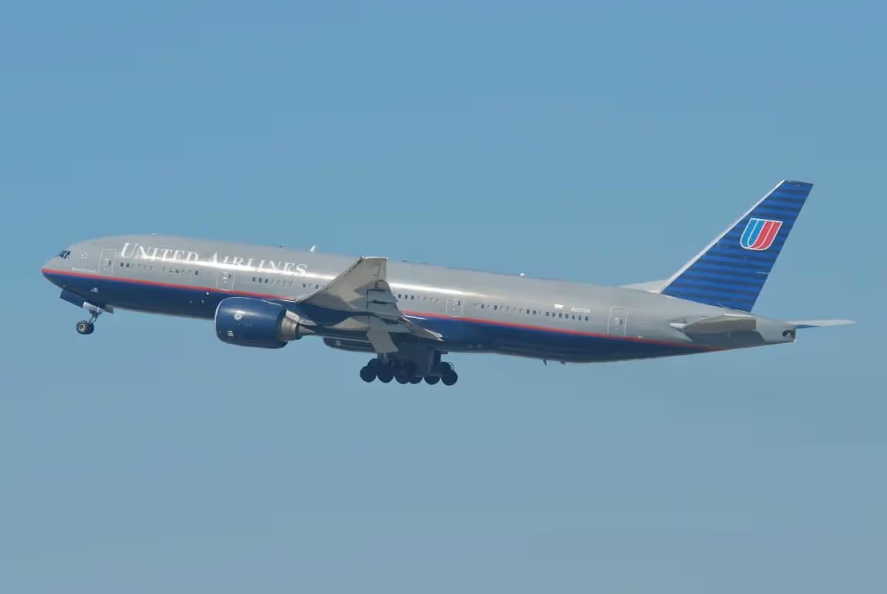 N227UA — Boeing