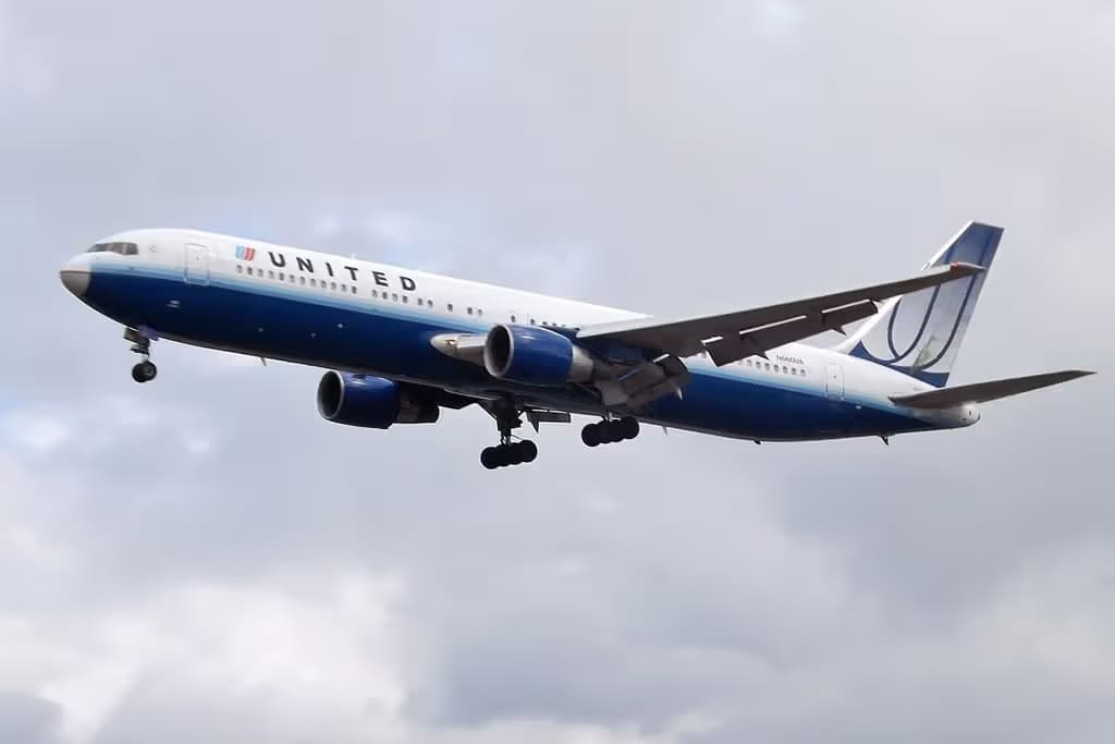 N660UA — Boeing