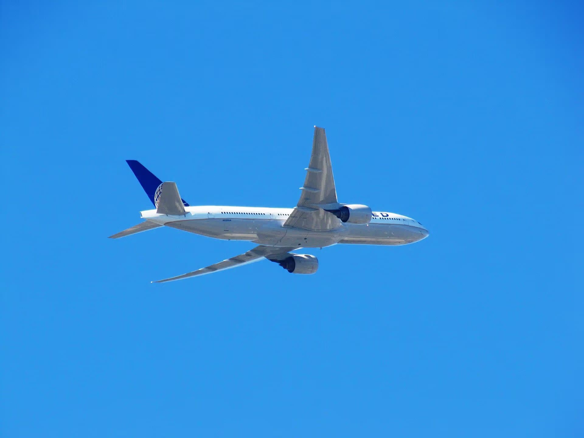 N225UA — Boeing